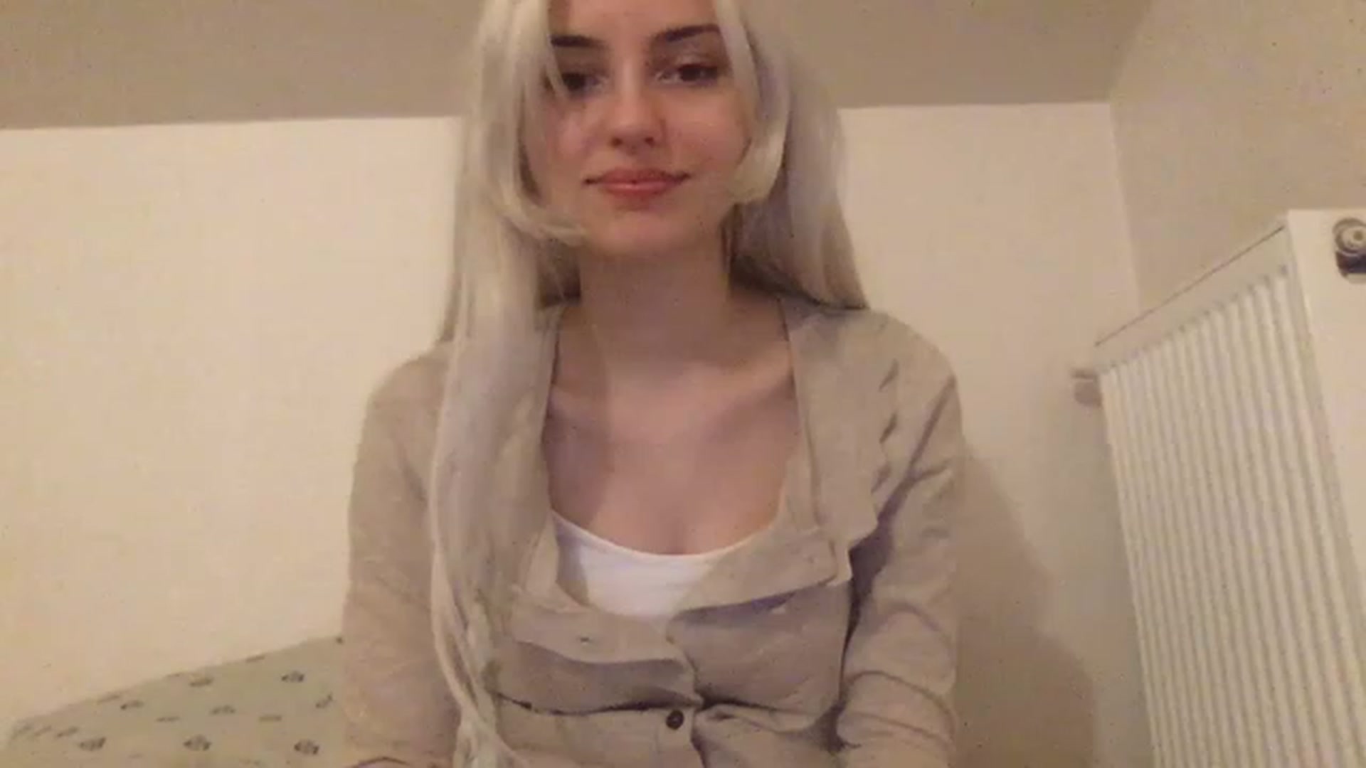 Gallery image thumbnail from LLuckyGirl's myfreecams stream on, 02/14/2023, 01:09 image 10 of 20
