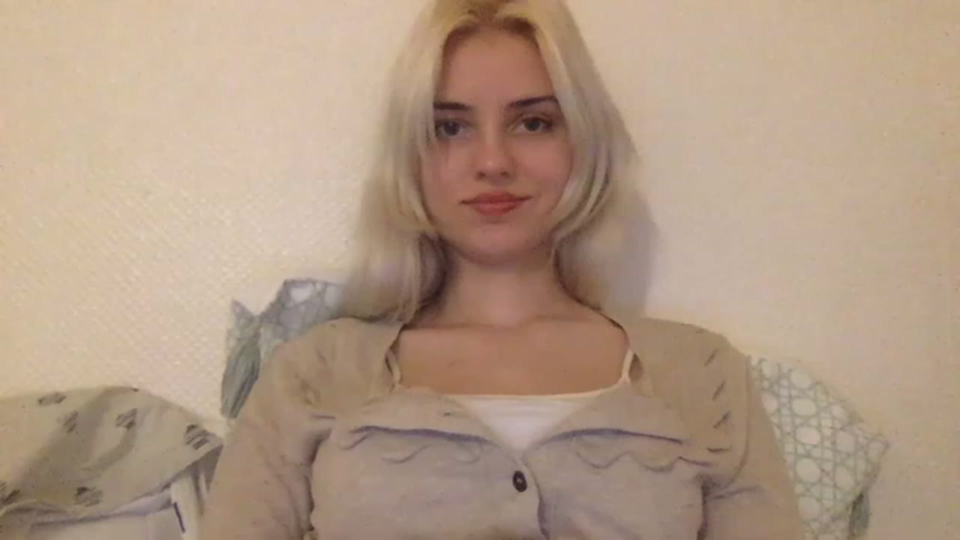 Gallery image thumbnail from LLuckyGirl's myfreecams stream on, 02/14/2023, 01:09 image 3 of 20