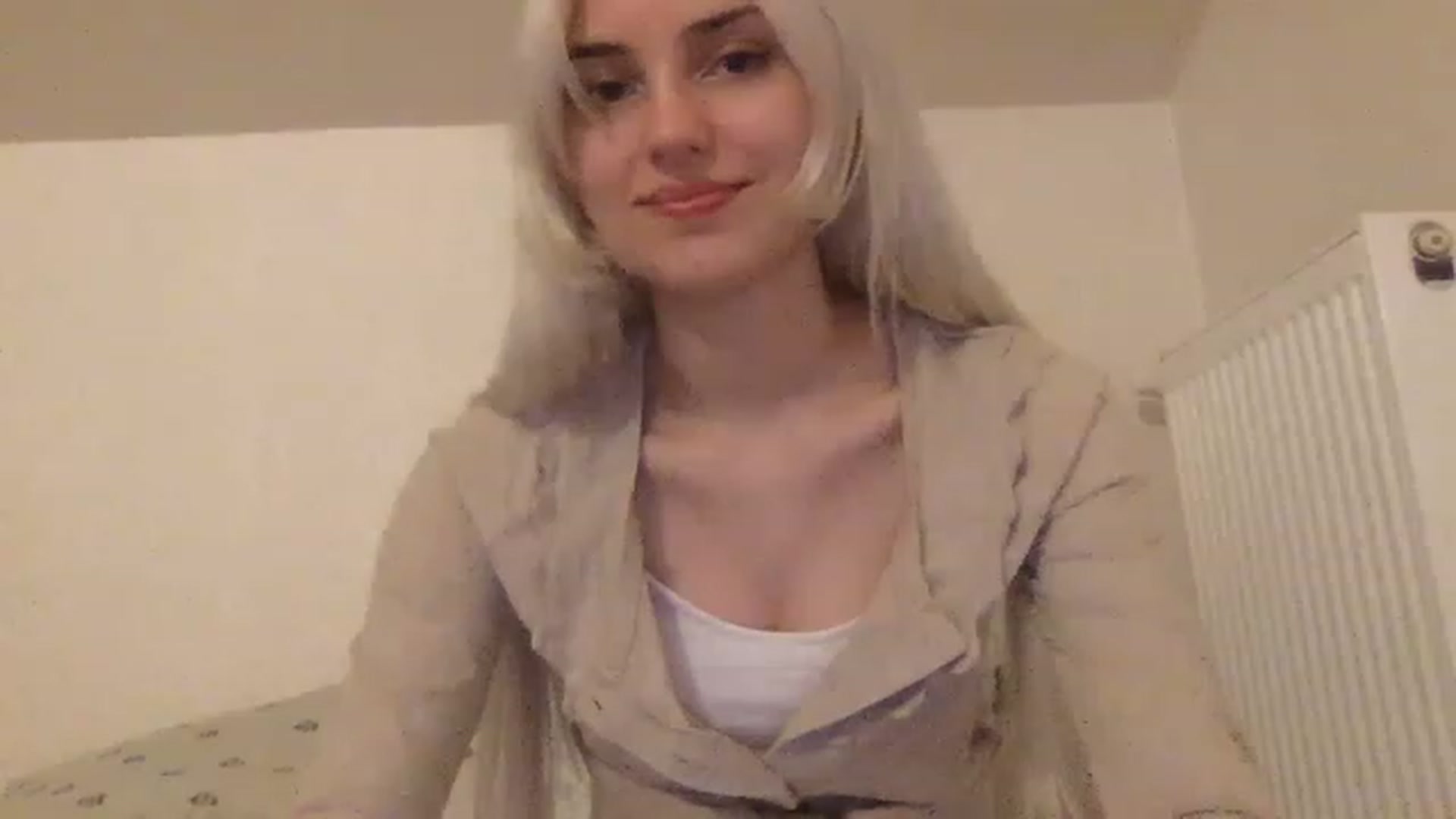 Gallery image thumbnail from LLuckyGirl's myfreecams stream on, 02/14/2023, 01:53 image 14 of 20
