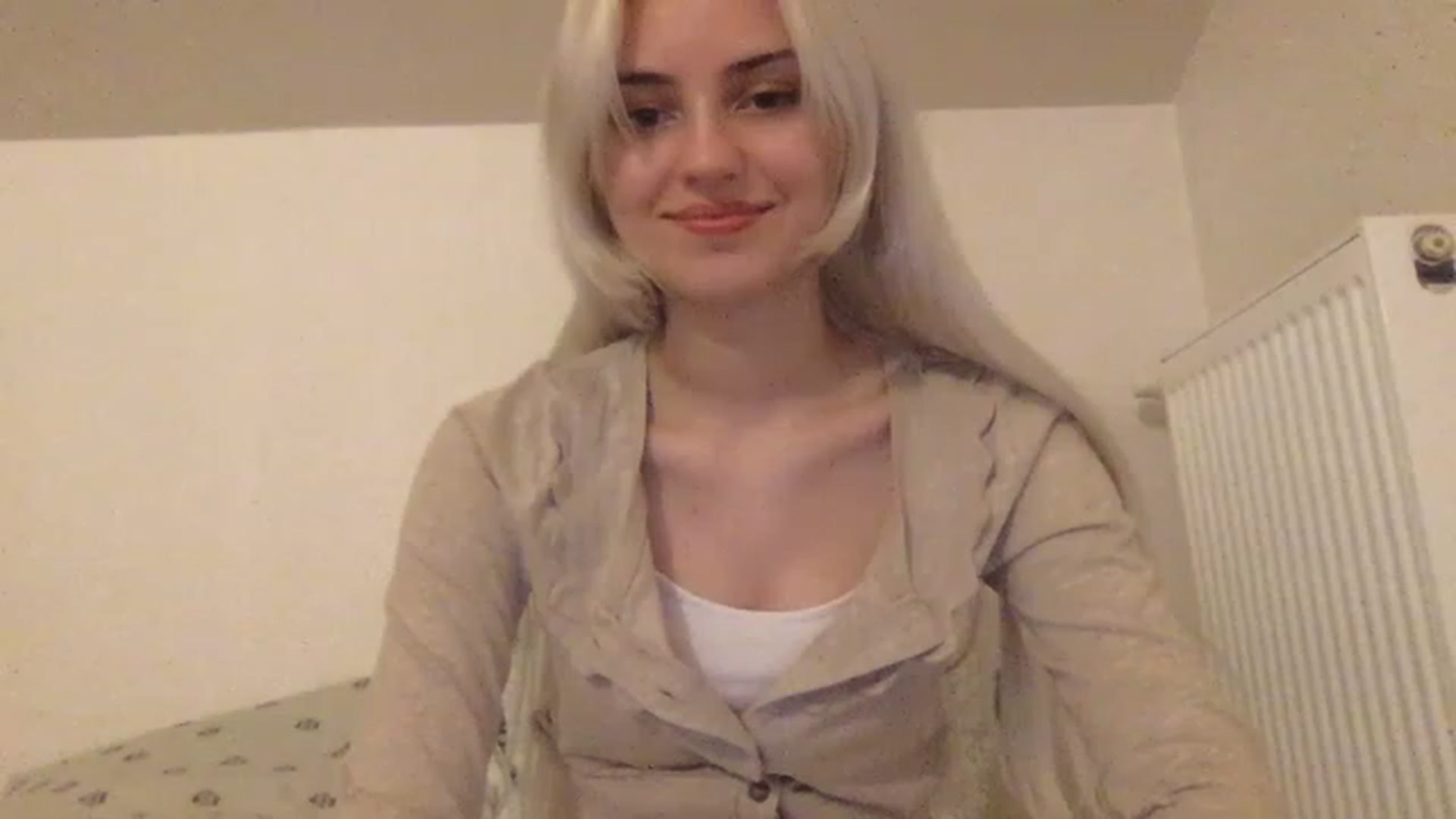 Gallery image thumbnail from LLuckyGirl's myfreecams stream on, 02/14/2023, 01:53 image 7 of 20