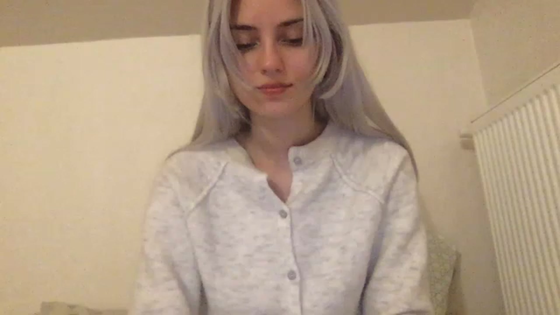 Gallery image thumbnail from LLuckyGirl's myfreecams stream on, 02/19/2023, 02:38 image 5 of 20