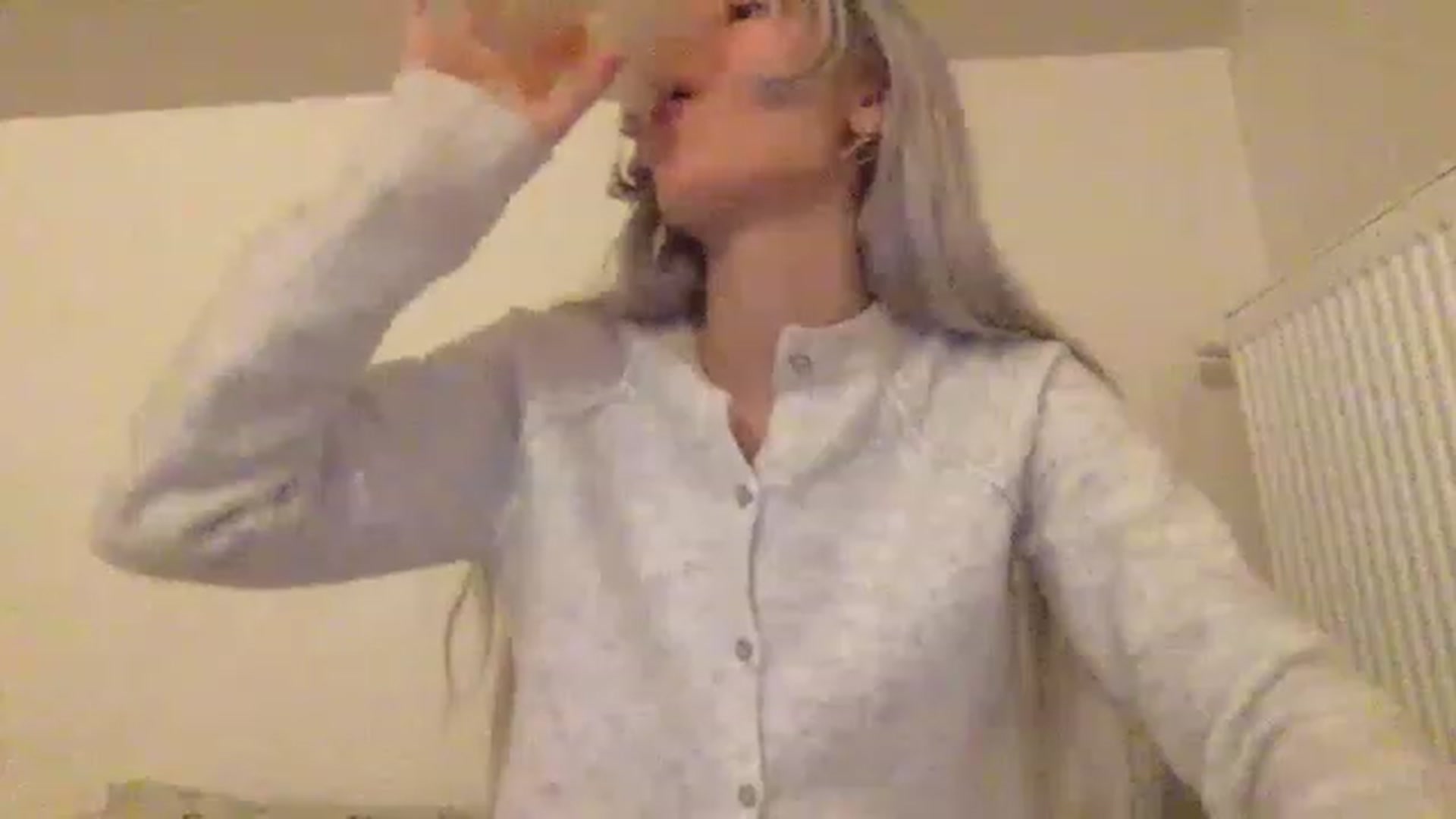 Gallery image thumbnail from LLuckyGirl's myfreecams stream on, 02/19/2023, 02:38 image 3 of 20