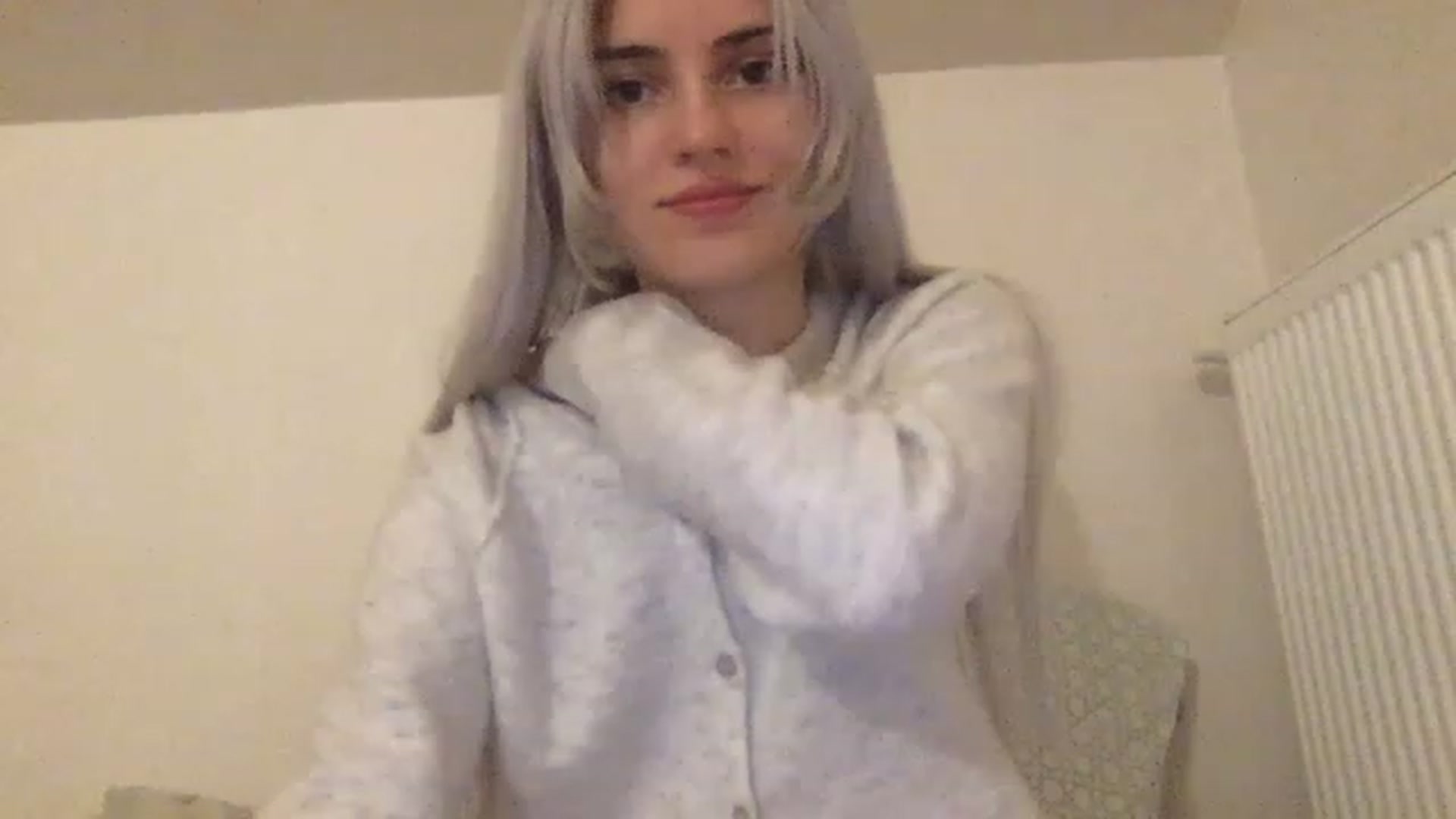 Gallery image thumbnail from LLuckyGirl's myfreecams stream on, 02/19/2023, 02:38 image 14 of 20
