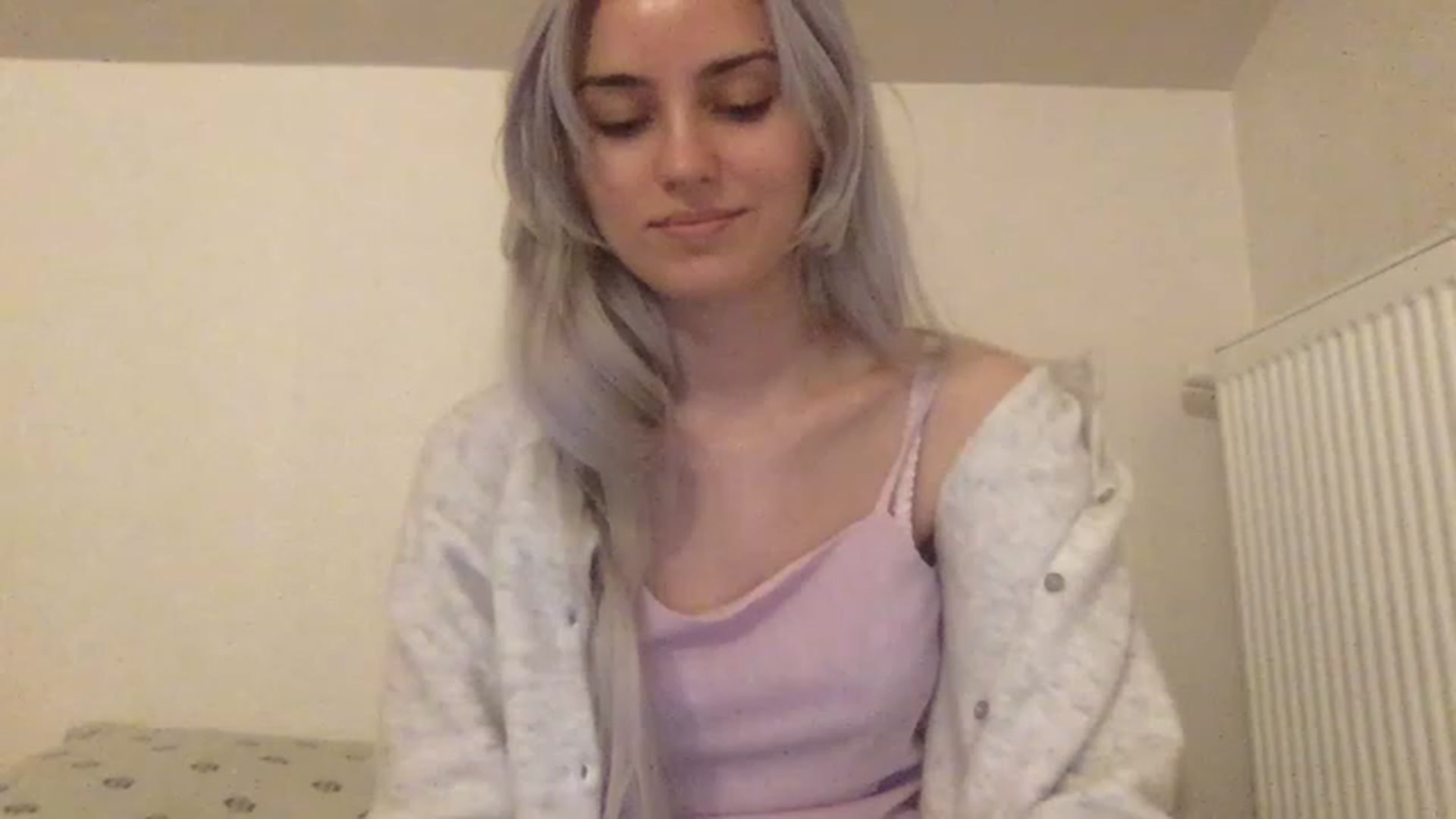 Gallery image thumbnail from LLuckyGirl's myfreecams stream on, 02/21/2023, 03:44 image 4 of 20