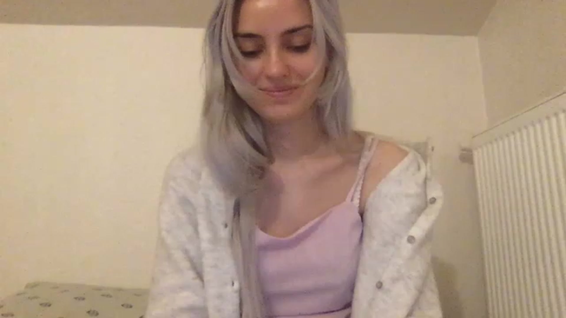 Gallery image thumbnail from LLuckyGirl's myfreecams stream on, 02/21/2023, 03:44 image 9 of 20