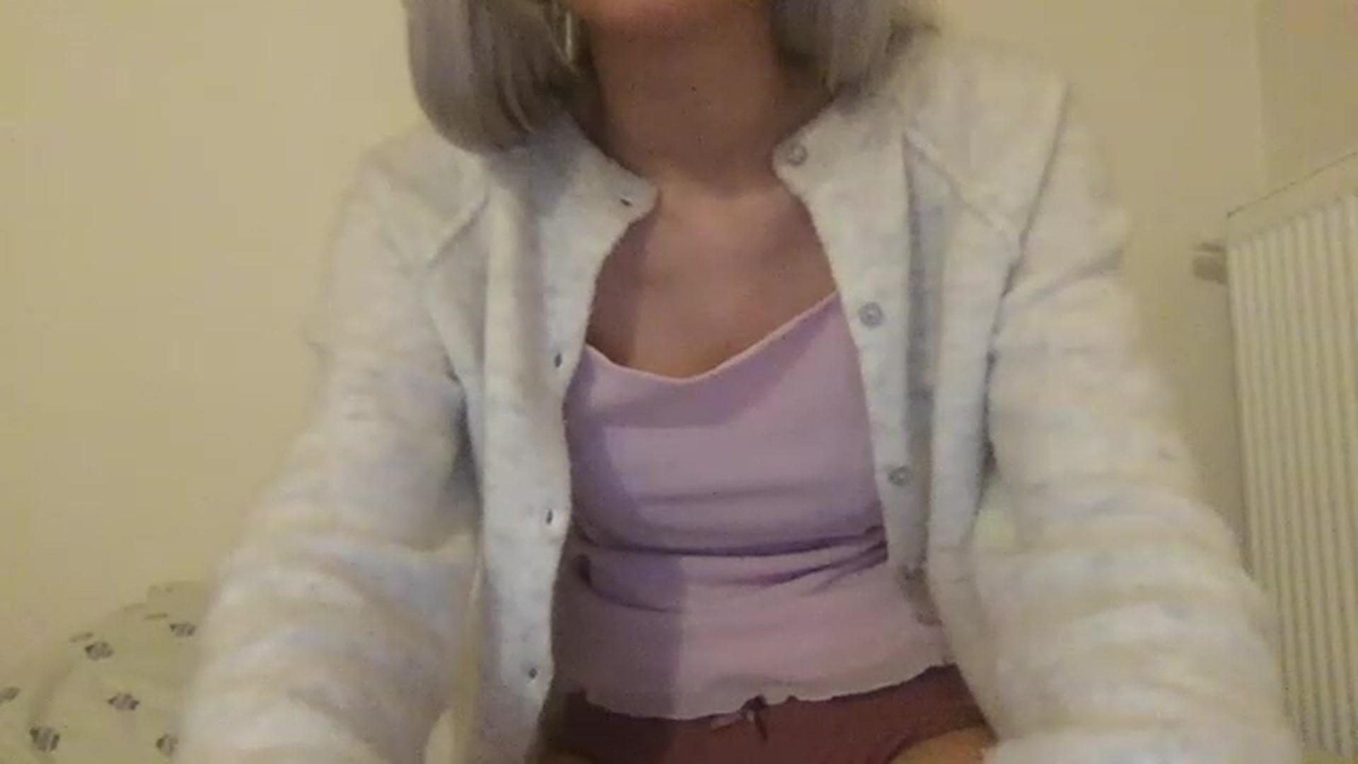 Gallery image thumbnail from LLuckyGirl's myfreecams stream on, 02/21/2023, 03:44 image 19 of 20