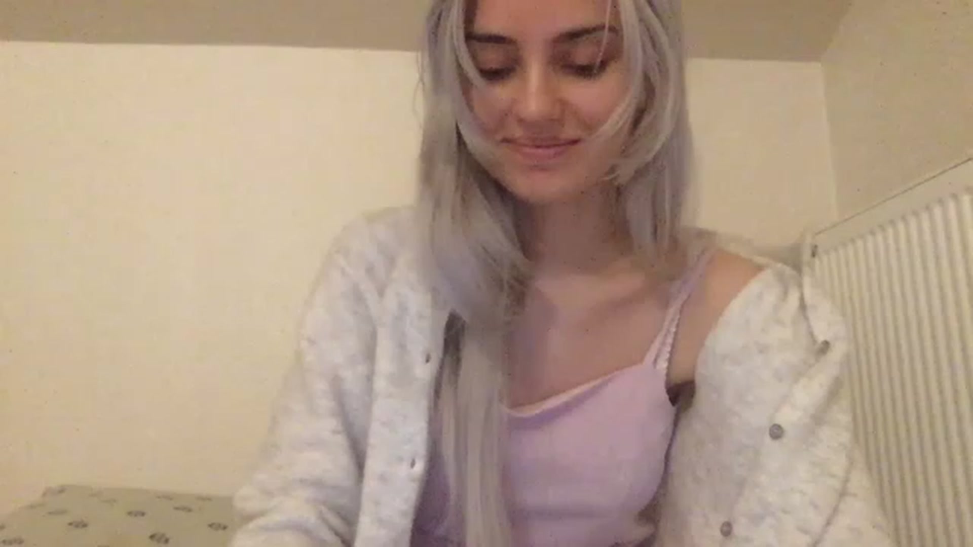 Gallery image thumbnail from LLuckyGirl's myfreecams stream on, 02/21/2023, 03:44 image 10 of 20
