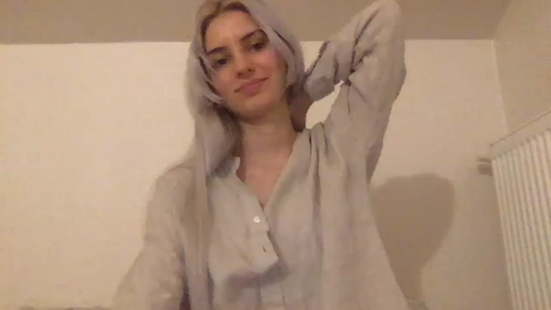 Gallery image thumbnail from LLuckyGirl's myfreecams stream on, 02/24/2023, 02:07 image 4 of 20