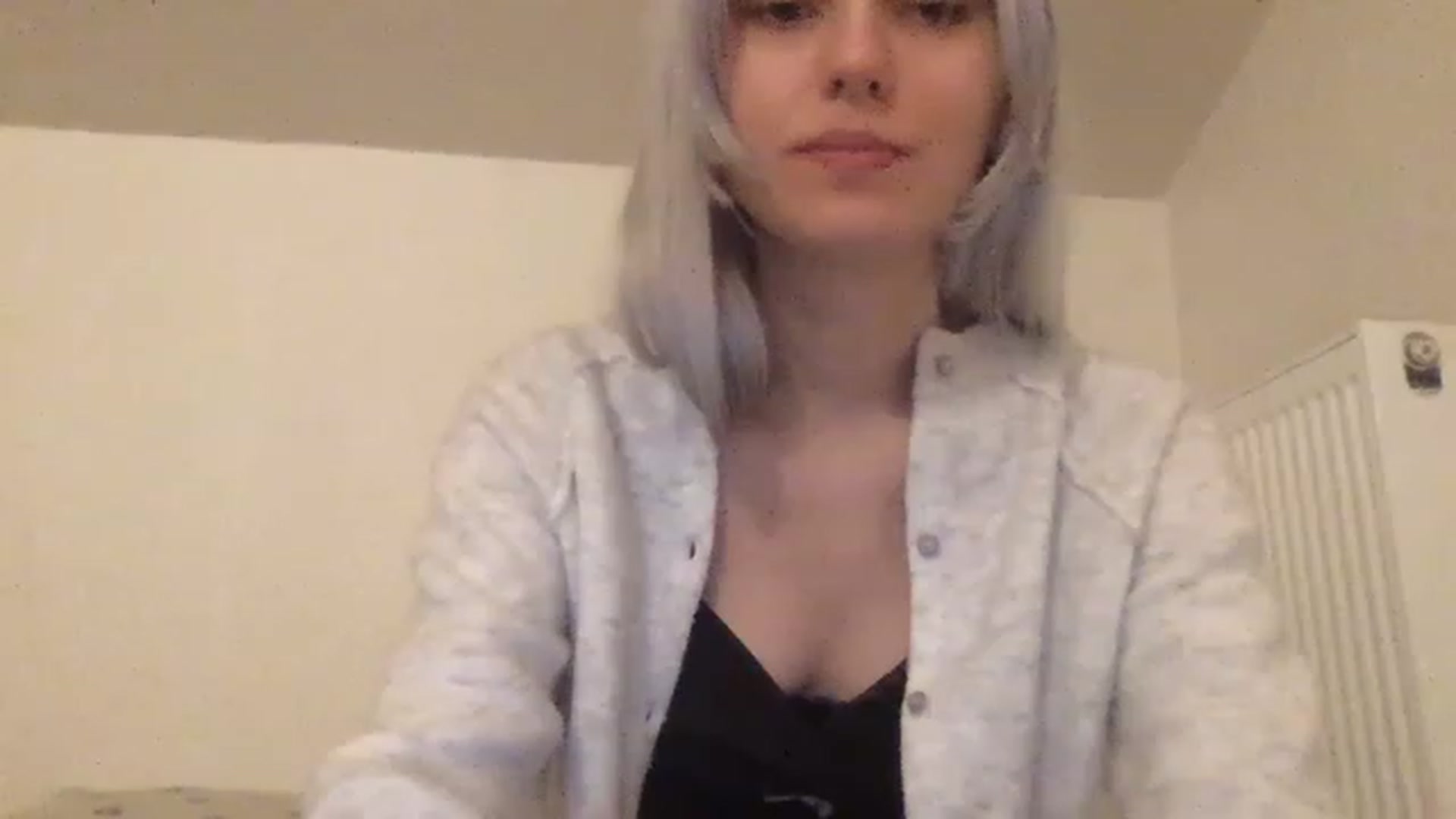 Gallery image thumbnail from LLuckyGirl's myfreecams stream on, 03/01/2023, 24:00 image 6 of 20