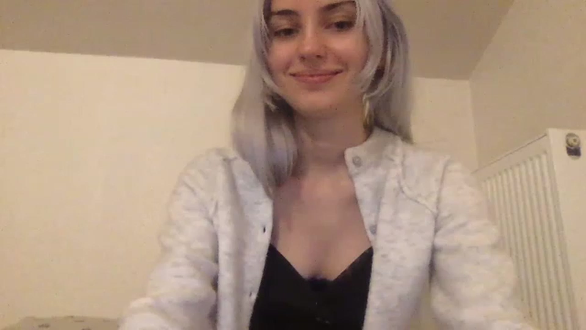 Gallery image thumbnail from LLuckyGirl's myfreecams stream on, 03/01/2023, 24:00 image 15 of 20