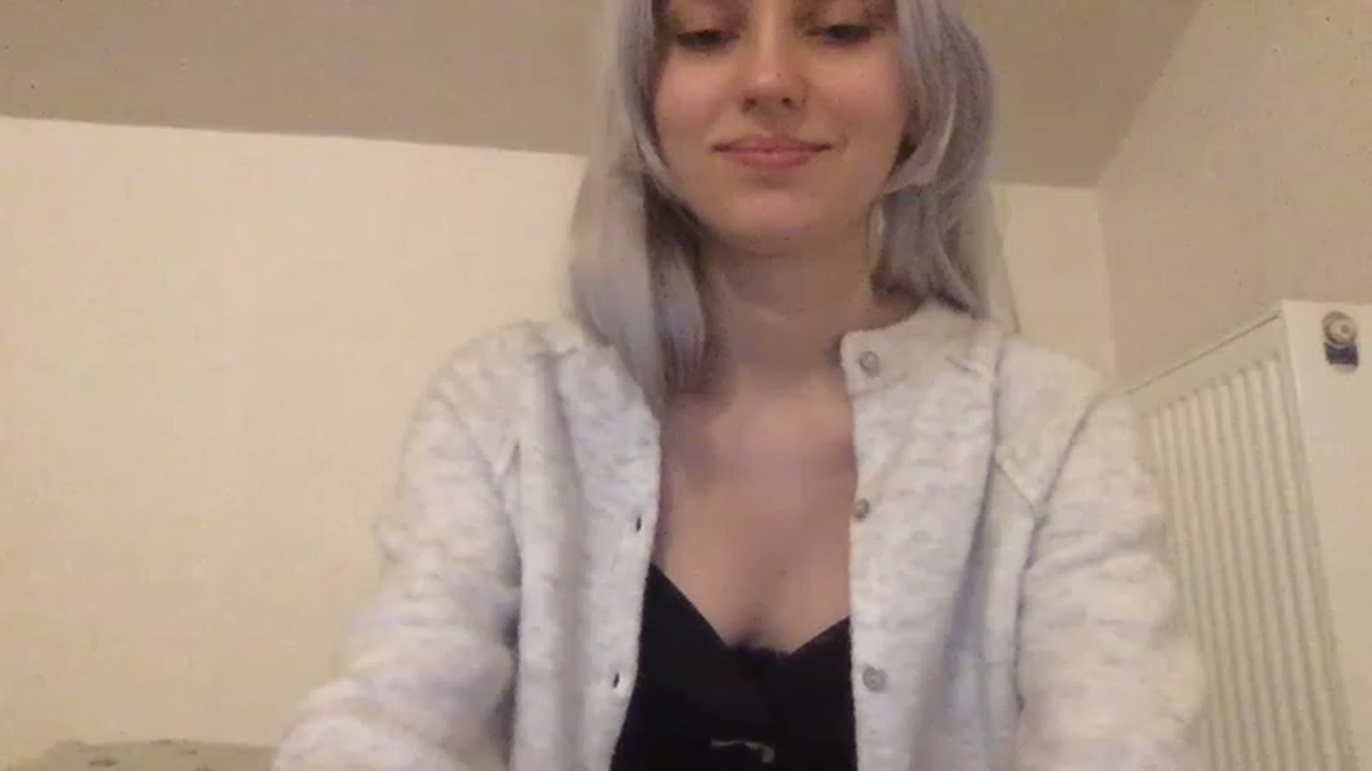 Gallery image thumbnail from LLuckyGirl's myfreecams stream on, 03/01/2023, 24:00 image 5 of 20