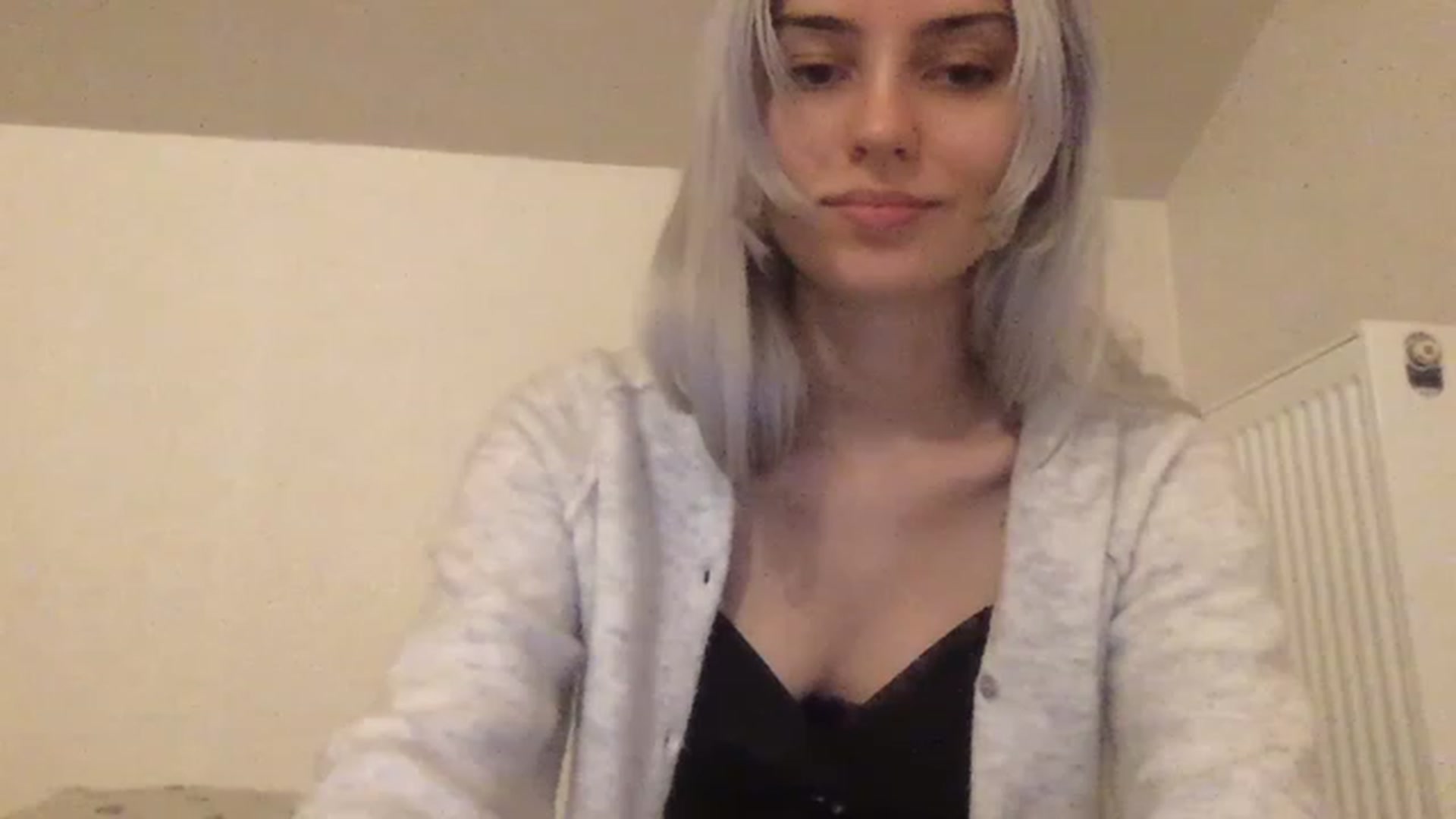 Gallery image thumbnail from LLuckyGirl's myfreecams stream on, 03/01/2023, 24:00 image 20 of 20