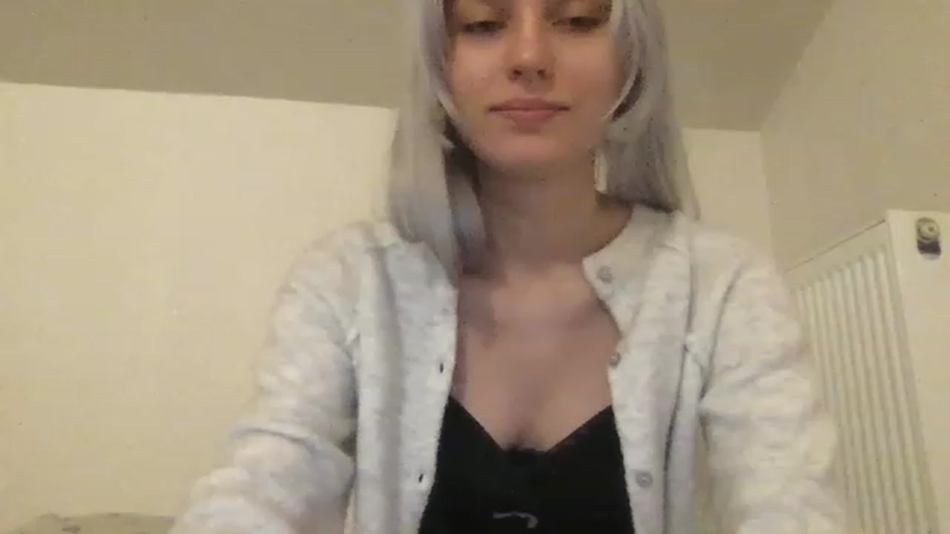 Gallery image thumbnail from LLuckyGirl's myfreecams stream on, 03/01/2023, 24:00 image 3 of 20
