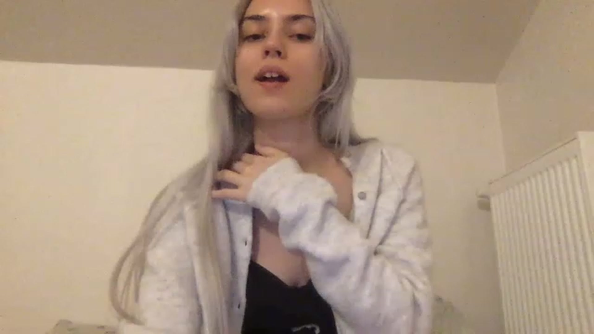 Gallery image thumbnail from LLuckyGirl's myfreecams stream on, 03/01/2023, 03:12 image 5 of 20
