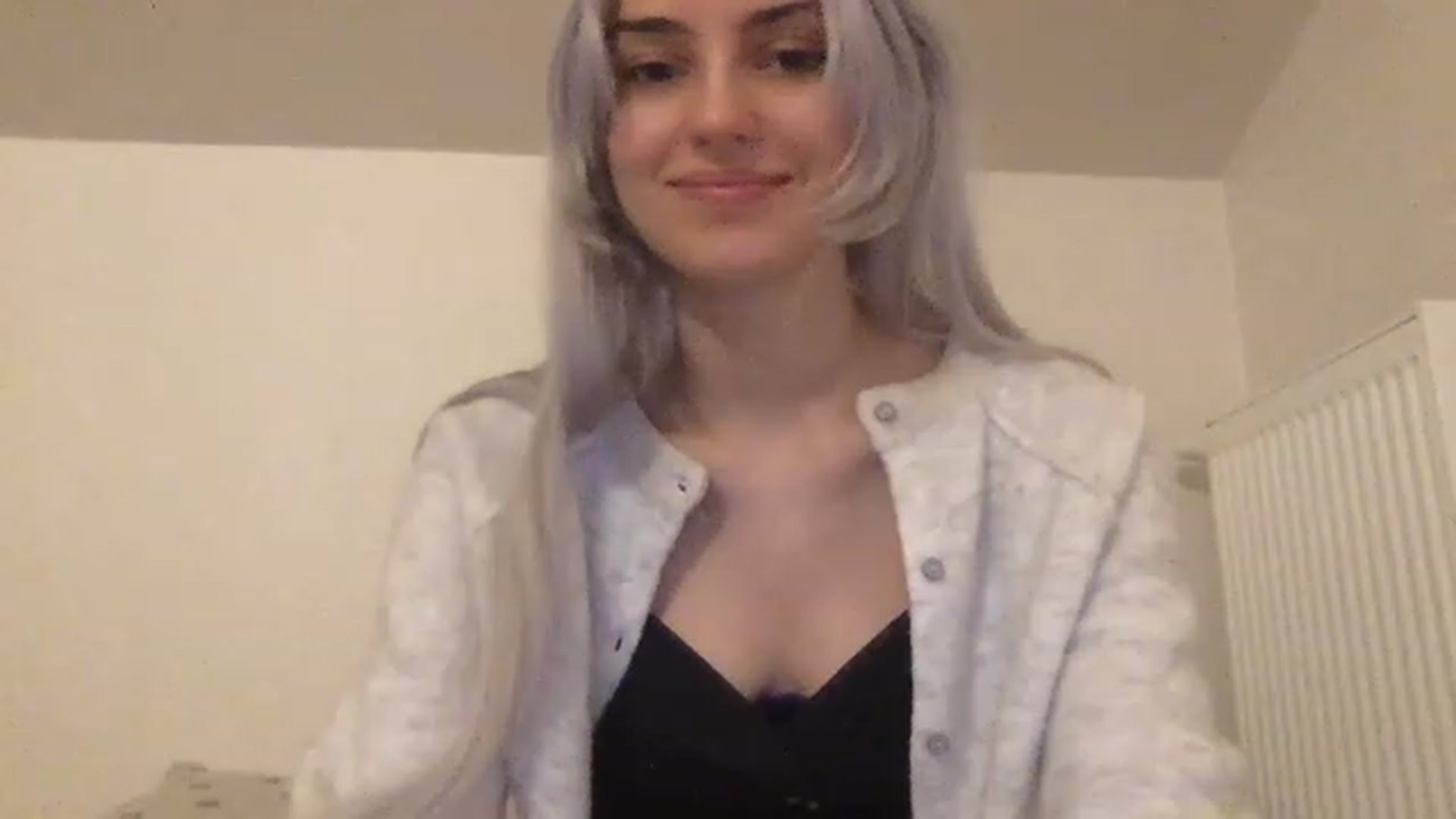 Gallery image thumbnail from LLuckyGirl's myfreecams stream on, 03/01/2023, 03:12 image 14 of 20