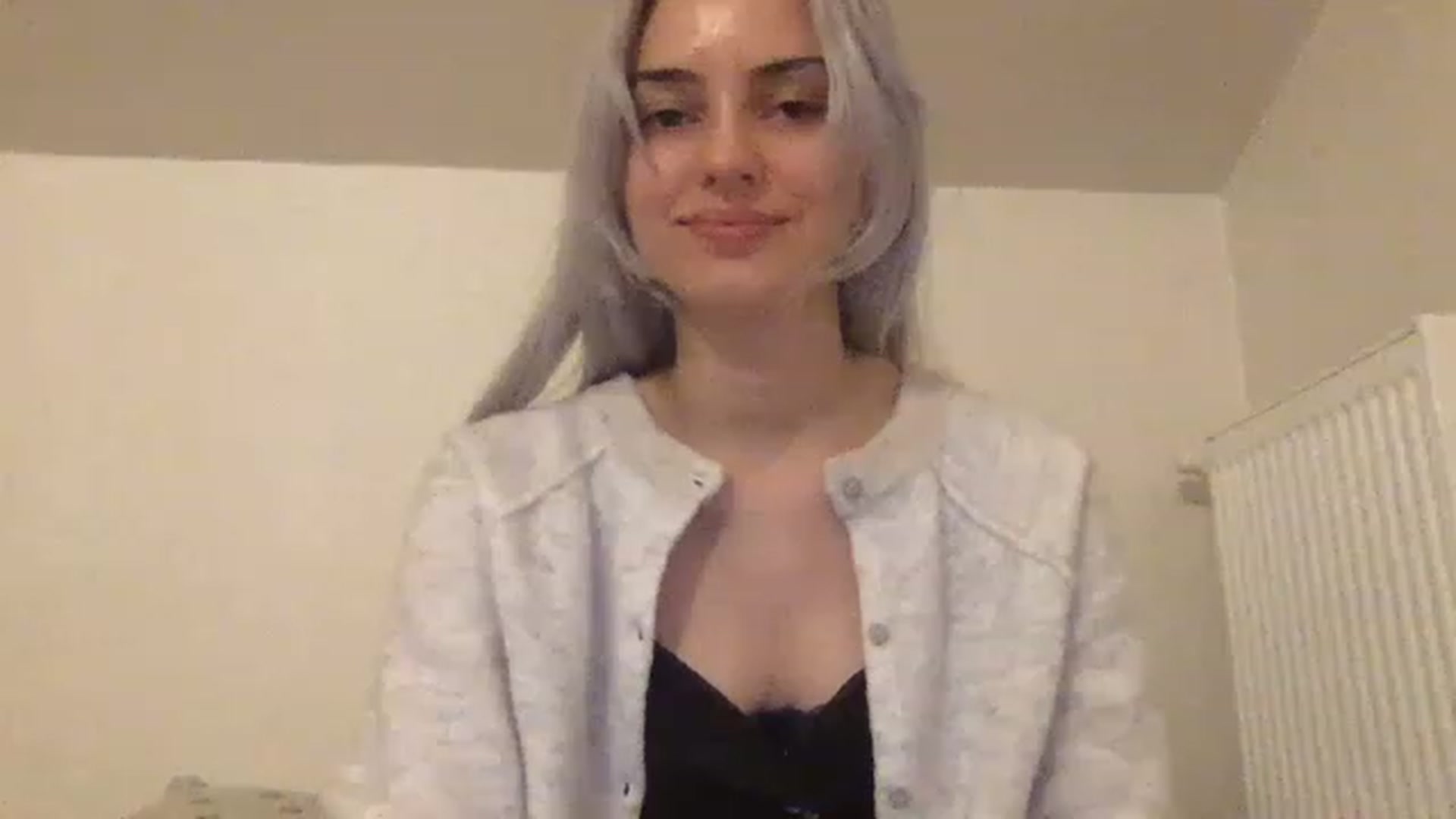 Gallery image thumbnail from LLuckyGirl's myfreecams stream on, 03/01/2023, 03:12 image 17 of 20