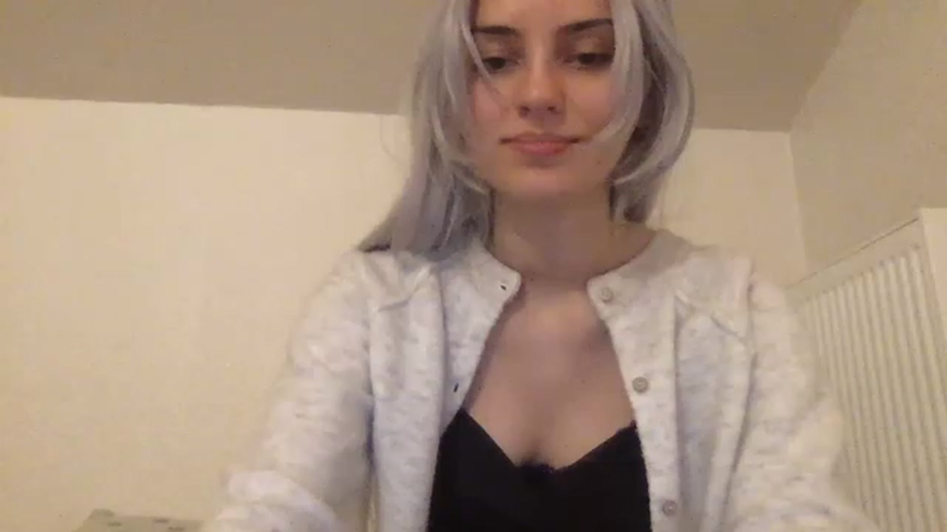 Gallery image thumbnail from LLuckyGirl's myfreecams stream on, 03/01/2023, 03:12 image 8 of 20