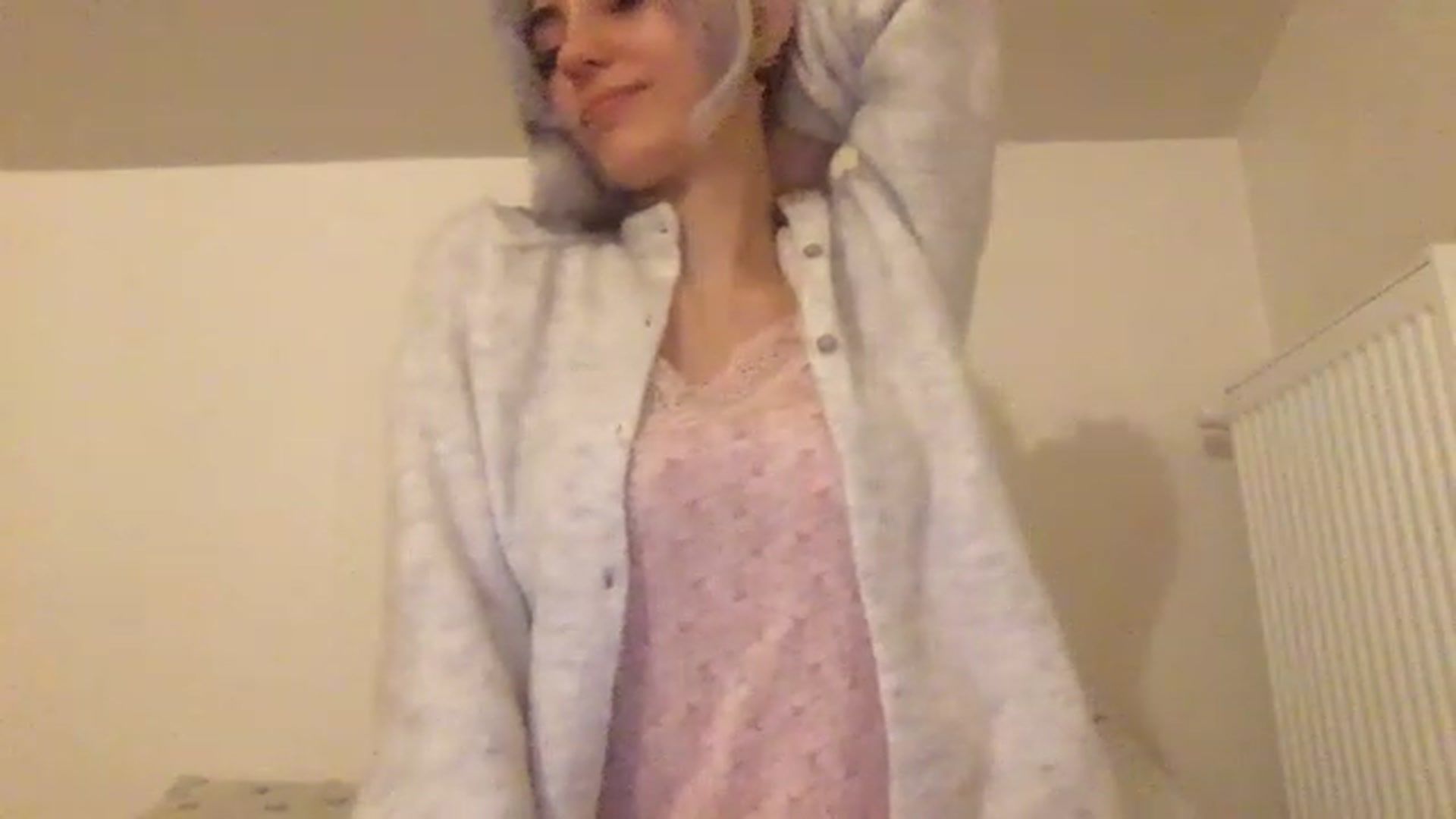 Gallery image thumbnail from LLuckyGirl's myfreecams stream on, 03/03/2023, 01:57 image 17 of 20