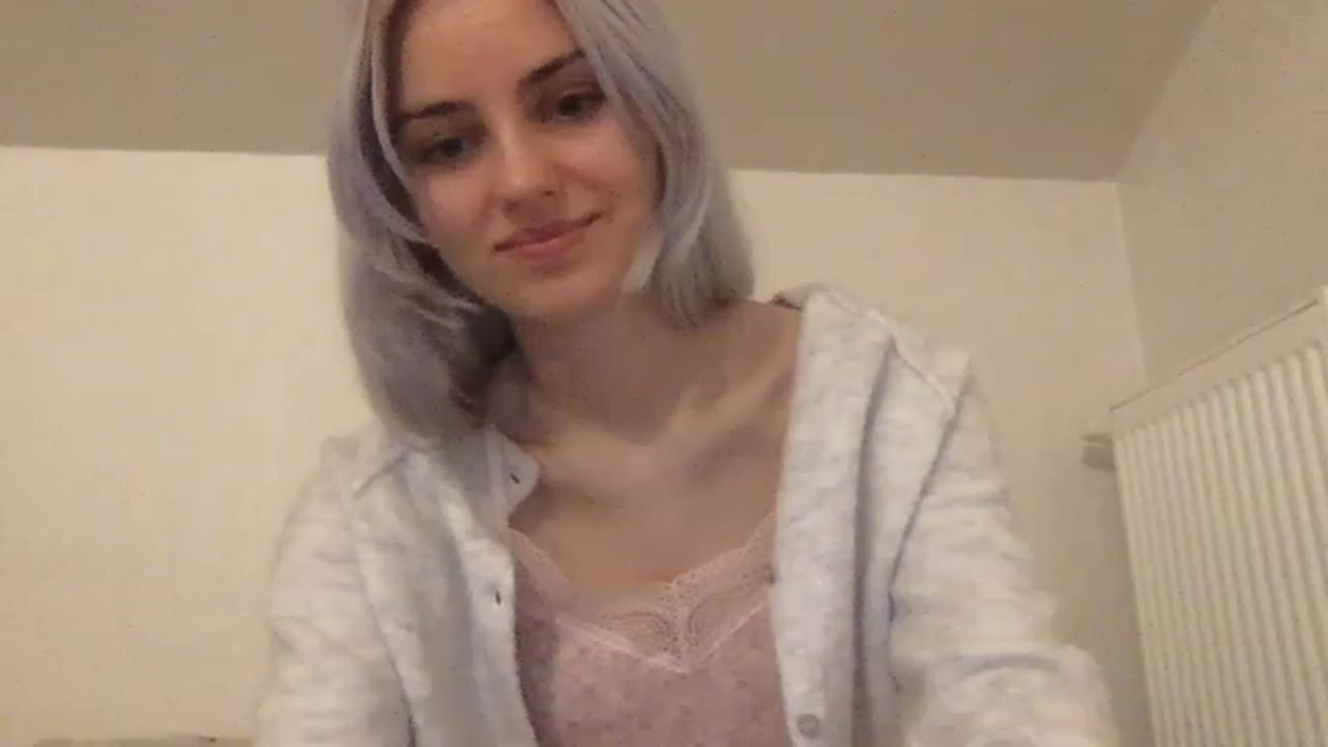 Gallery image thumbnail from LLuckyGirl's myfreecams stream on, 03/06/2023, 24:00 image 5 of 20