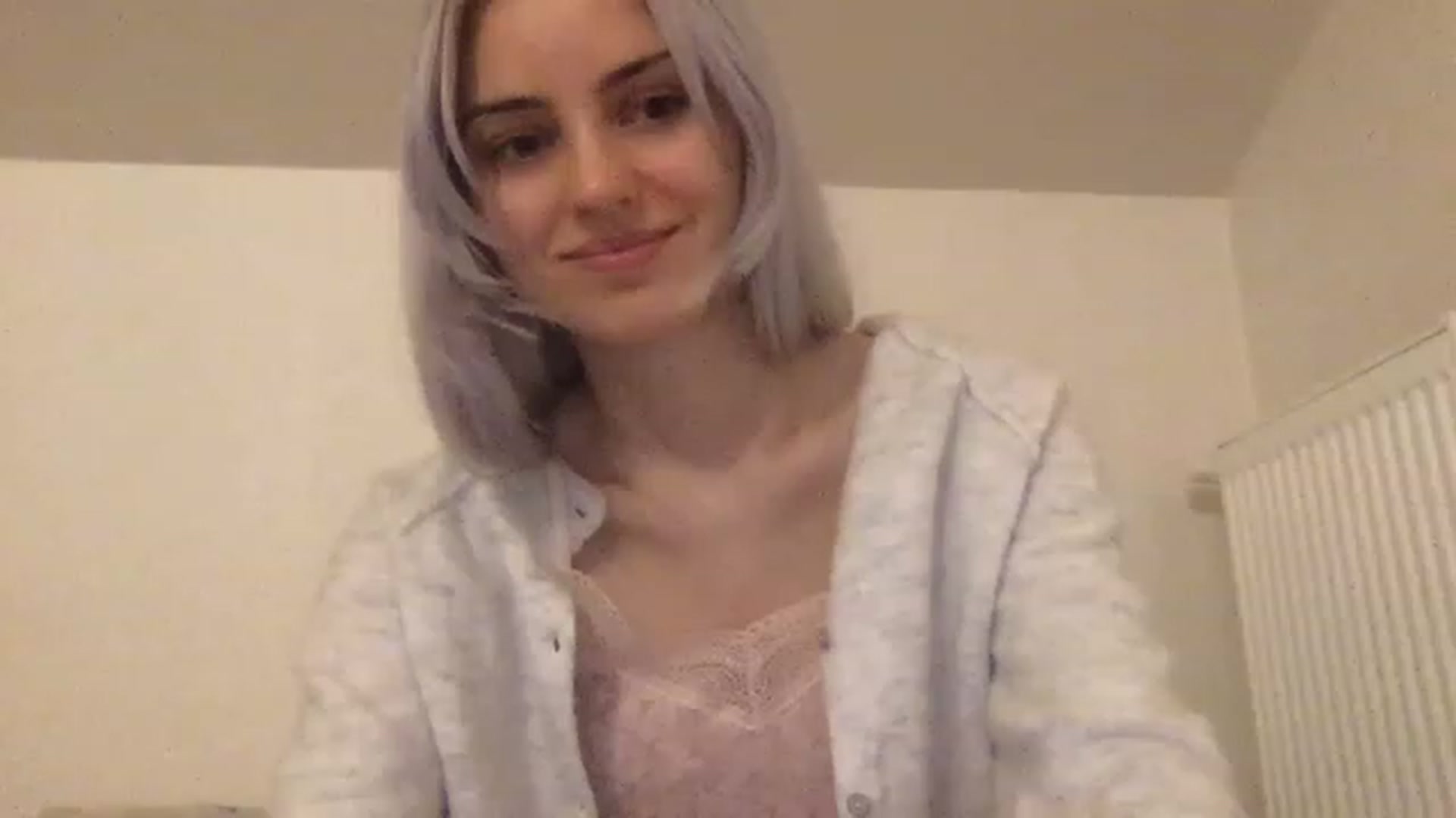 Gallery image thumbnail from LLuckyGirl's myfreecams stream on, 03/06/2023, 24:00 image 7 of 20