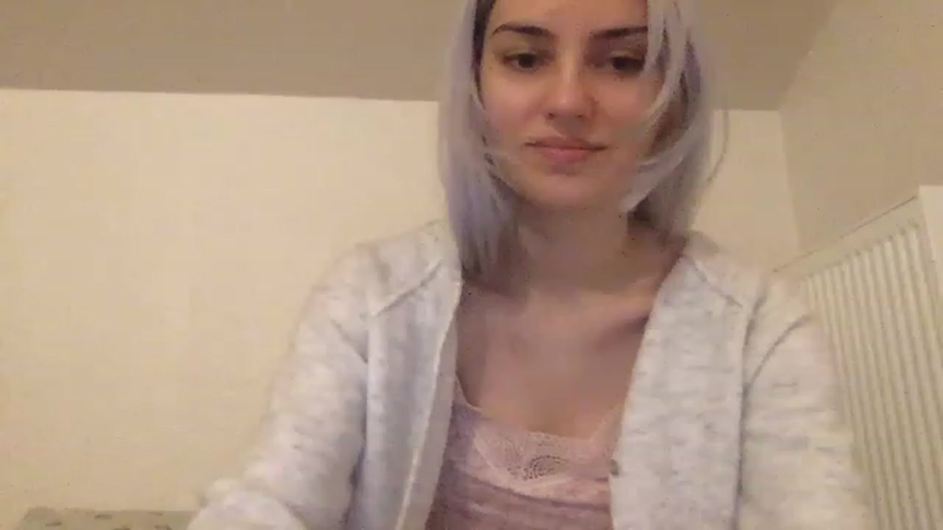 Gallery image thumbnail from LLuckyGirl's myfreecams stream on, 03/06/2023, 01:26 image 9 of 20