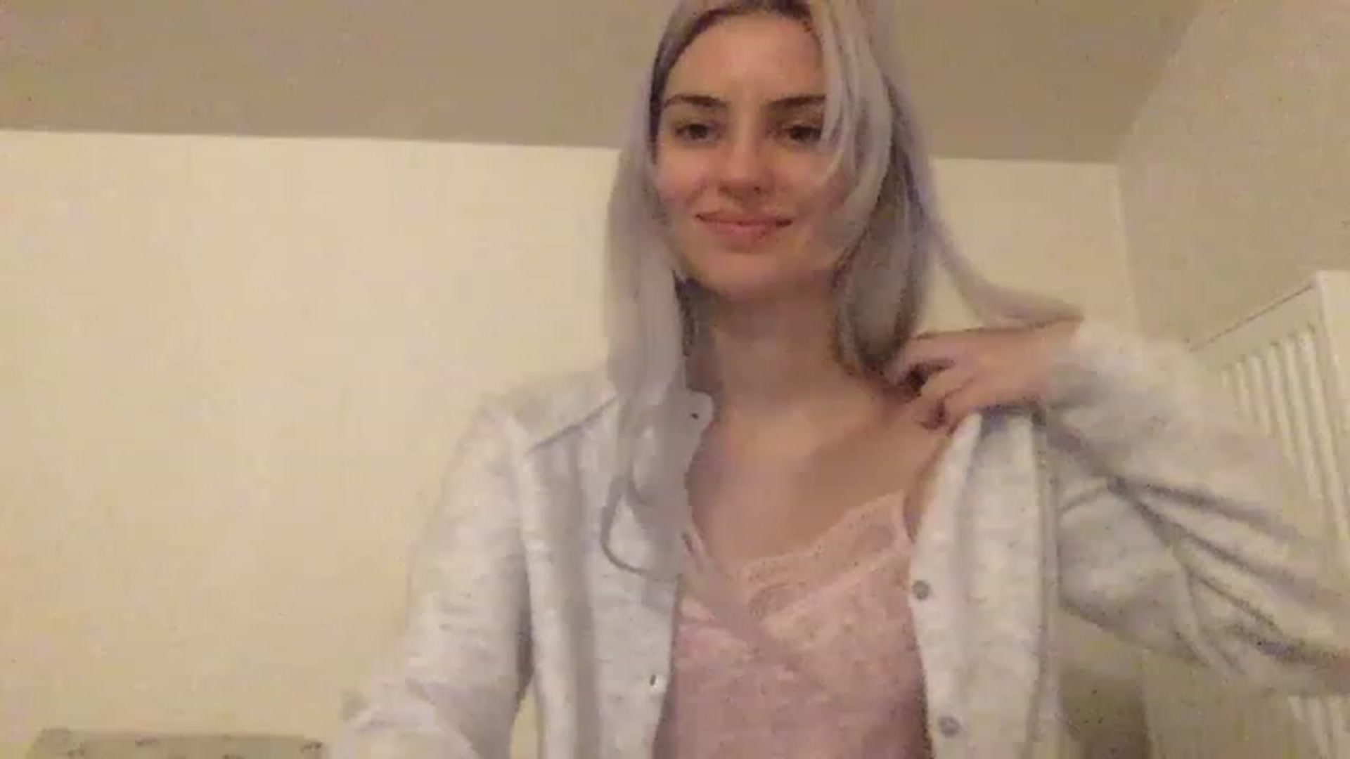 Gallery image thumbnail from LLuckyGirl's myfreecams stream on, 03/06/2023, 01:26 image 8 of 20