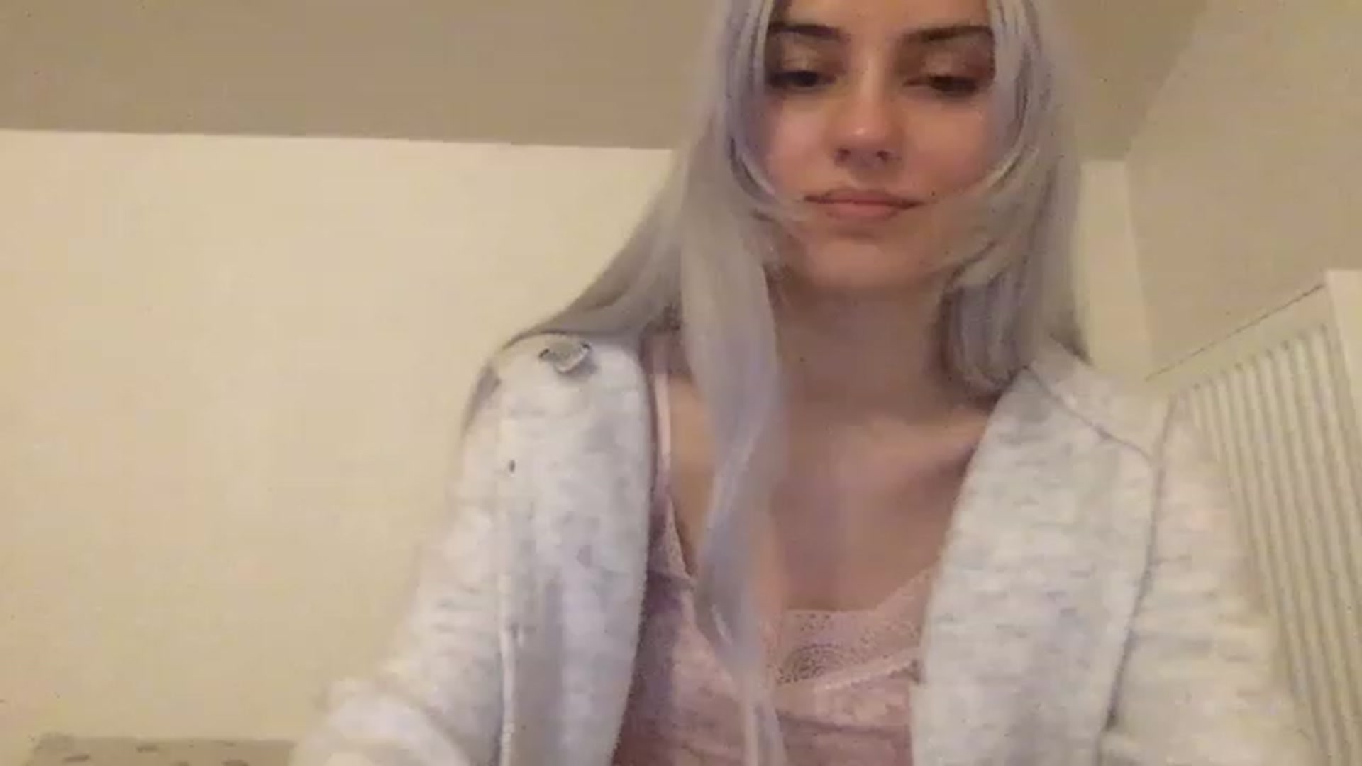 Gallery image thumbnail from LLuckyGirl's myfreecams stream on, 03/06/2023, 01:26 image 19 of 20