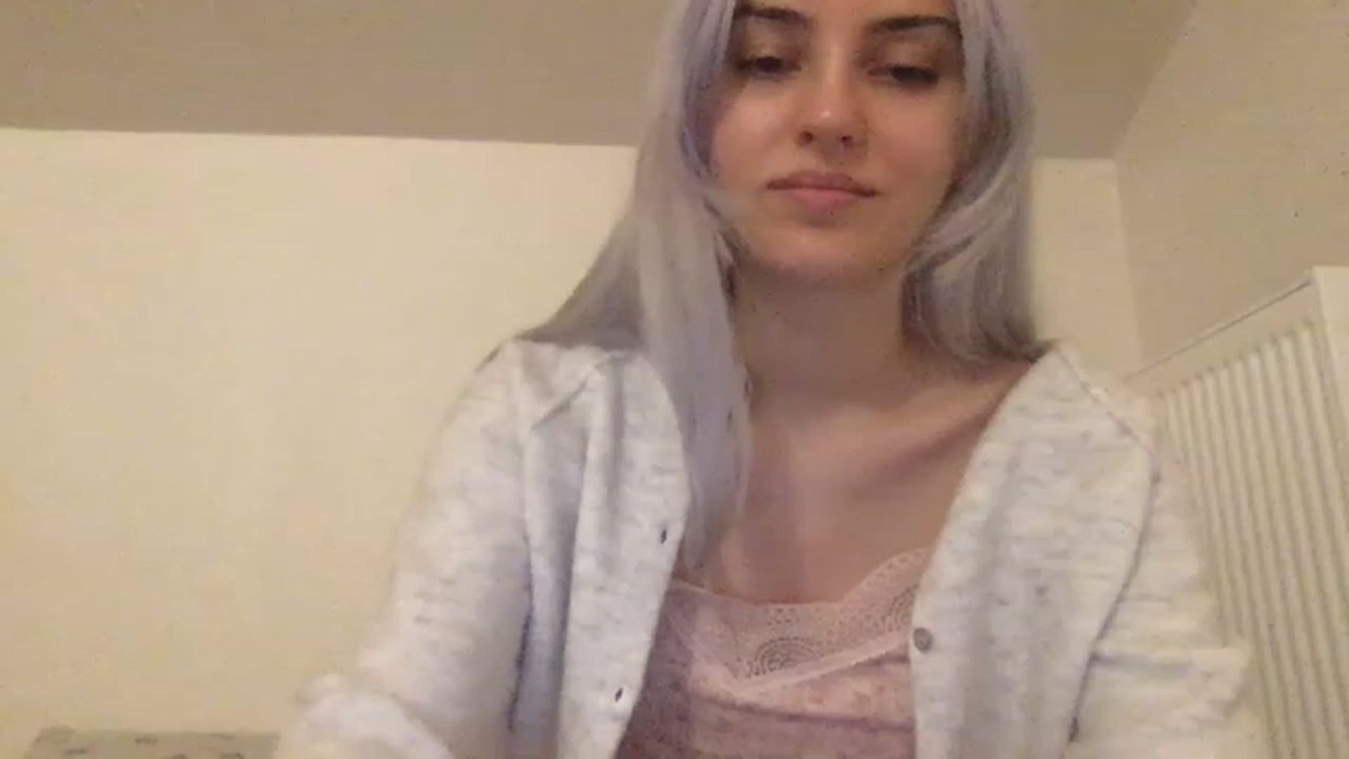 Gallery image thumbnail from LLuckyGirl's myfreecams stream on, 03/06/2023, 01:26 image 18 of 20