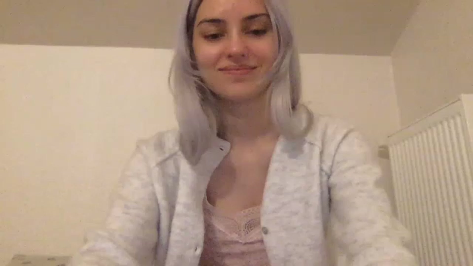 Gallery image thumbnail from LLuckyGirl's myfreecams stream on, 03/06/2023, 01:26 image 2 of 20