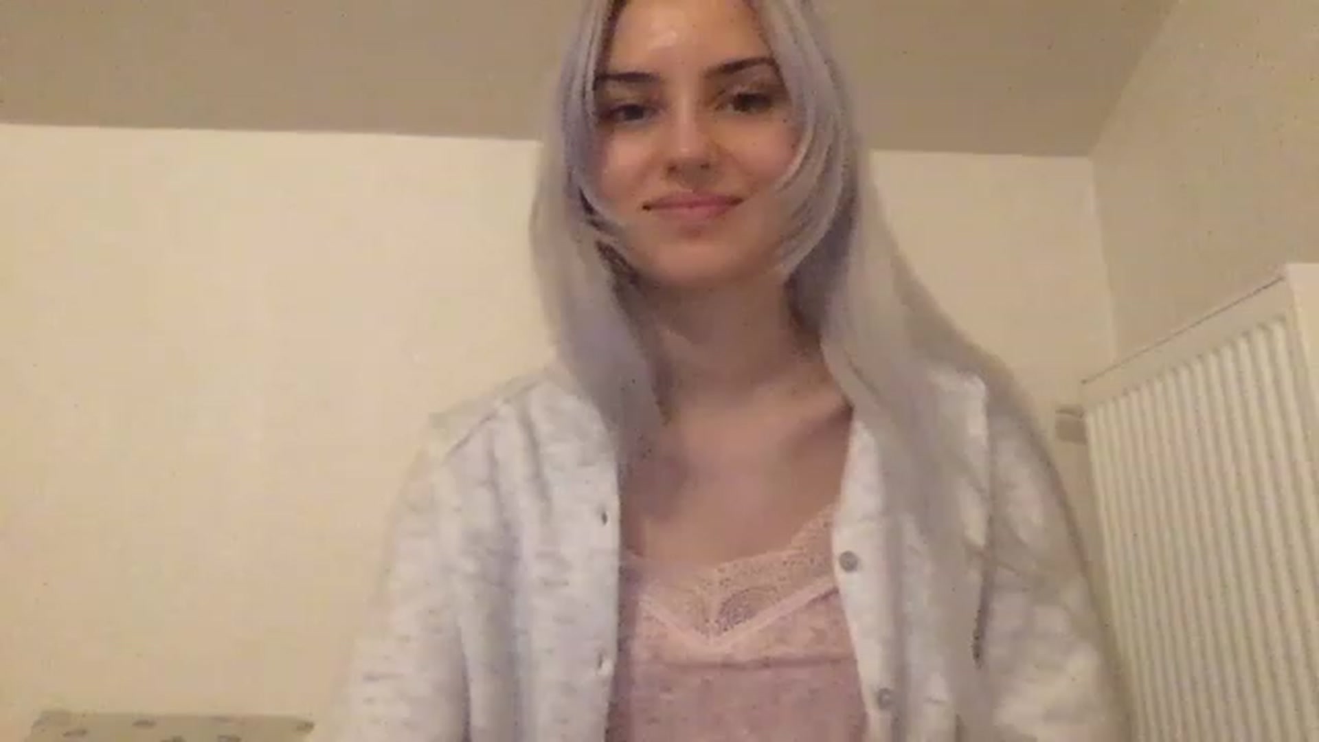 Gallery image thumbnail from LLuckyGirl's myfreecams stream on, 03/06/2023, 01:26 image 16 of 20