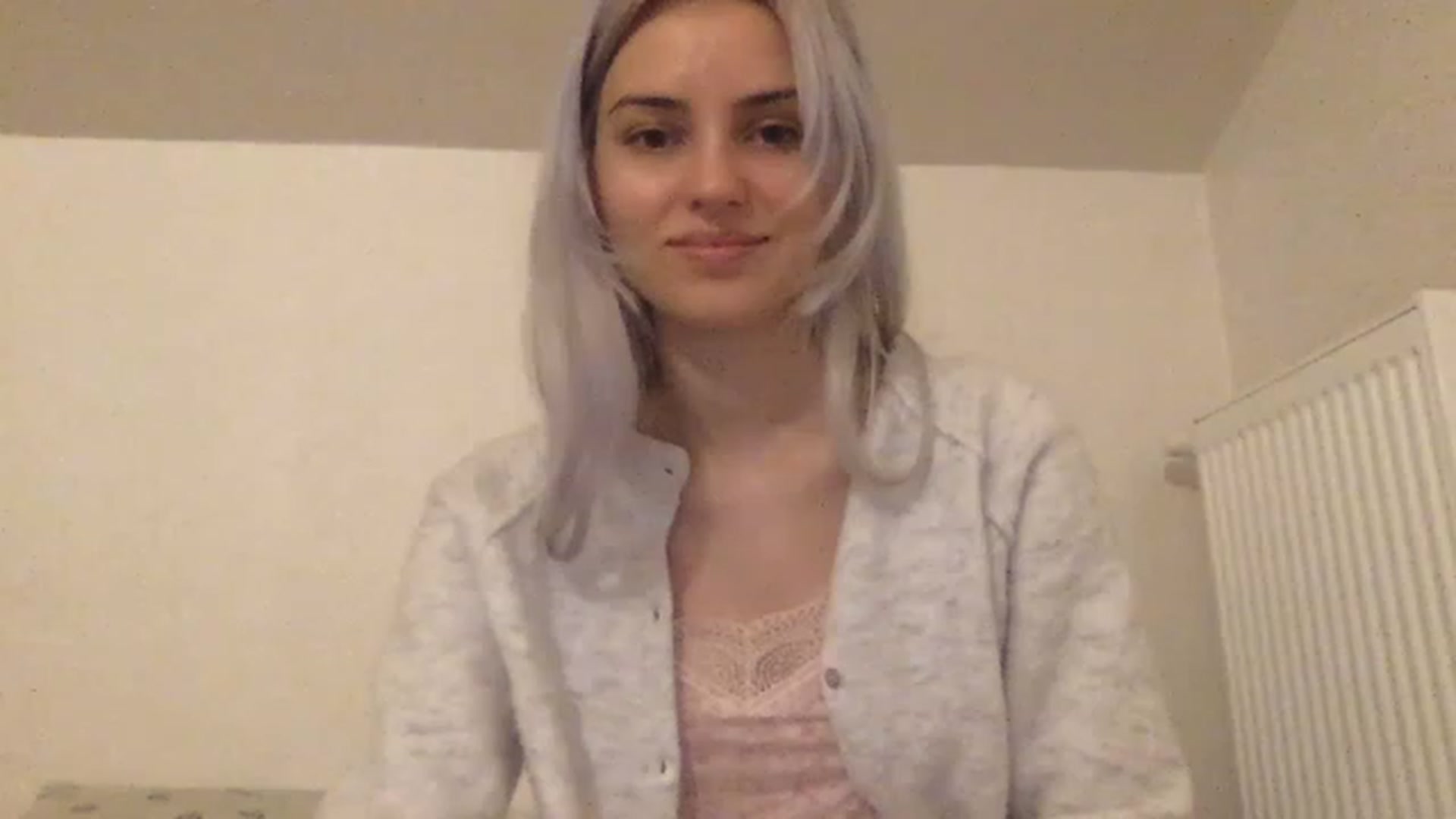 Gallery image thumbnail from LLuckyGirl's myfreecams stream on, 03/06/2023, 01:26 image 5 of 20