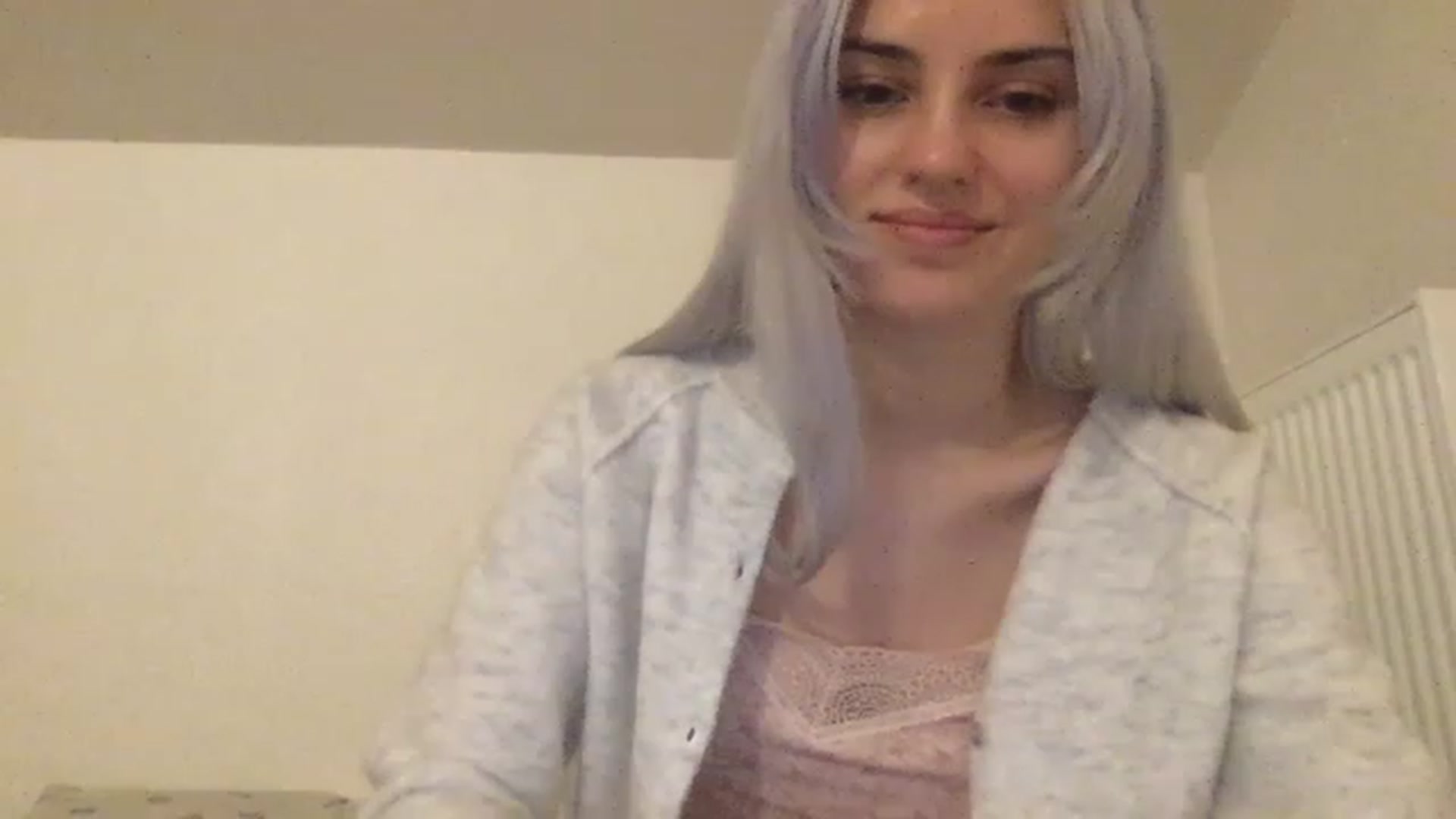 Gallery image thumbnail from LLuckyGirl's myfreecams stream on, 03/06/2023, 01:26 image 17 of 20