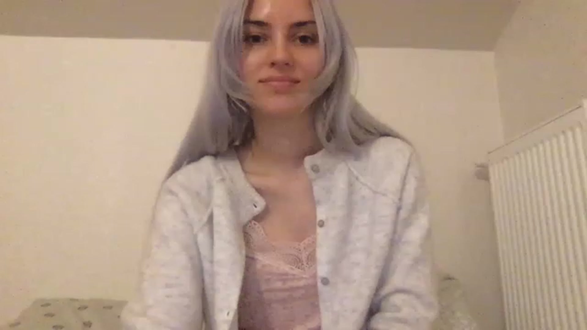 Gallery image thumbnail from LLuckyGirl's myfreecams stream on, 03/06/2023, 03:57 image 2 of 20