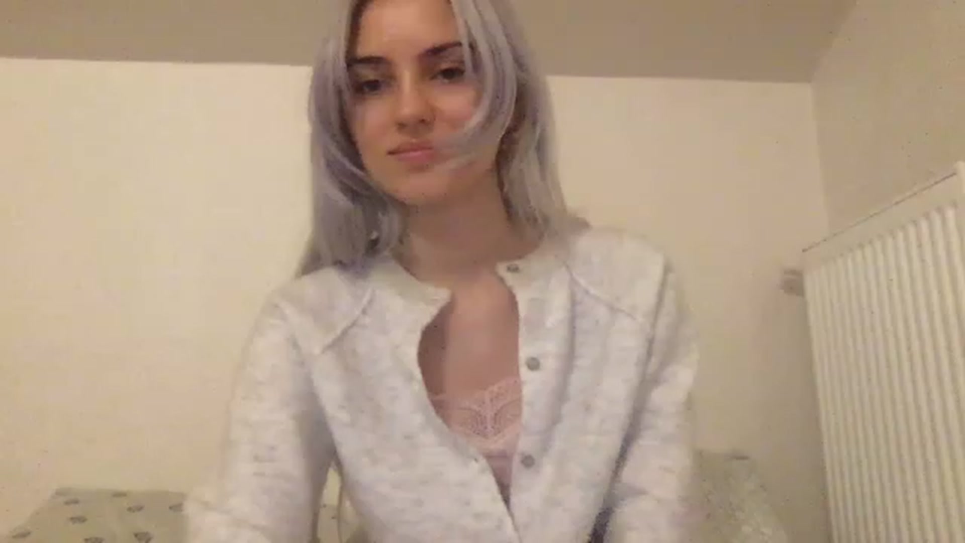 Gallery image thumbnail from LLuckyGirl's myfreecams stream on, 03/06/2023, 03:57 image 16 of 20