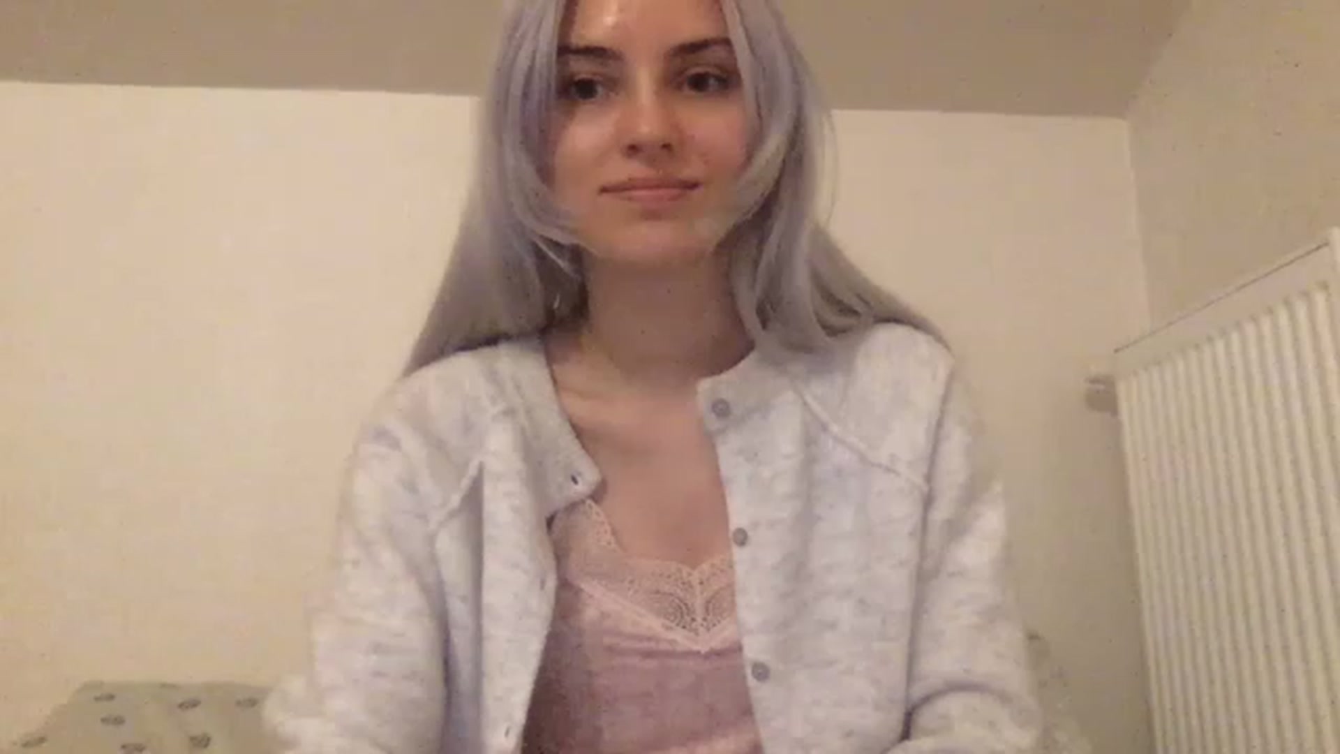 Gallery image thumbnail from LLuckyGirl's myfreecams stream on, 03/06/2023, 03:57 image 1 of 20