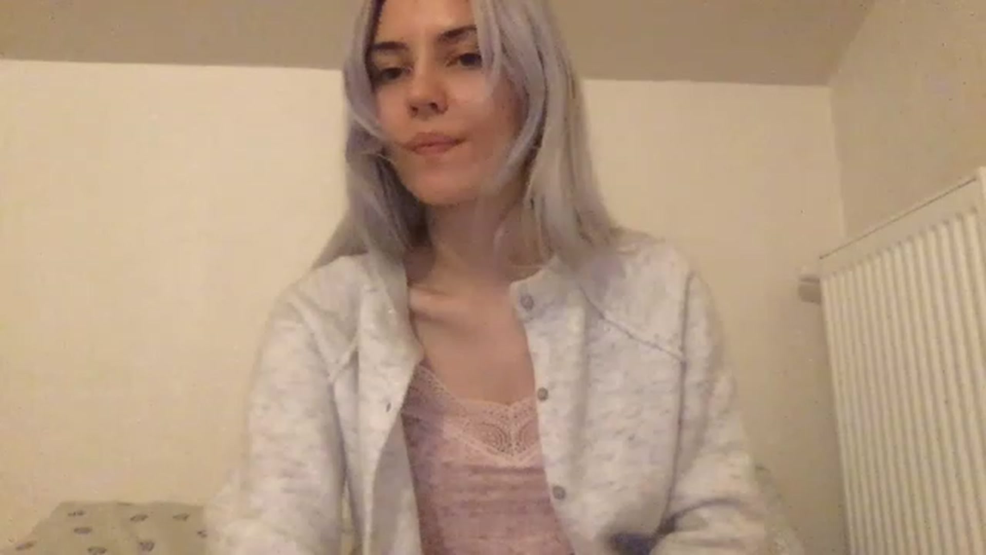 Gallery image thumbnail from LLuckyGirl's myfreecams stream on, 03/06/2023, 03:57 image 6 of 20