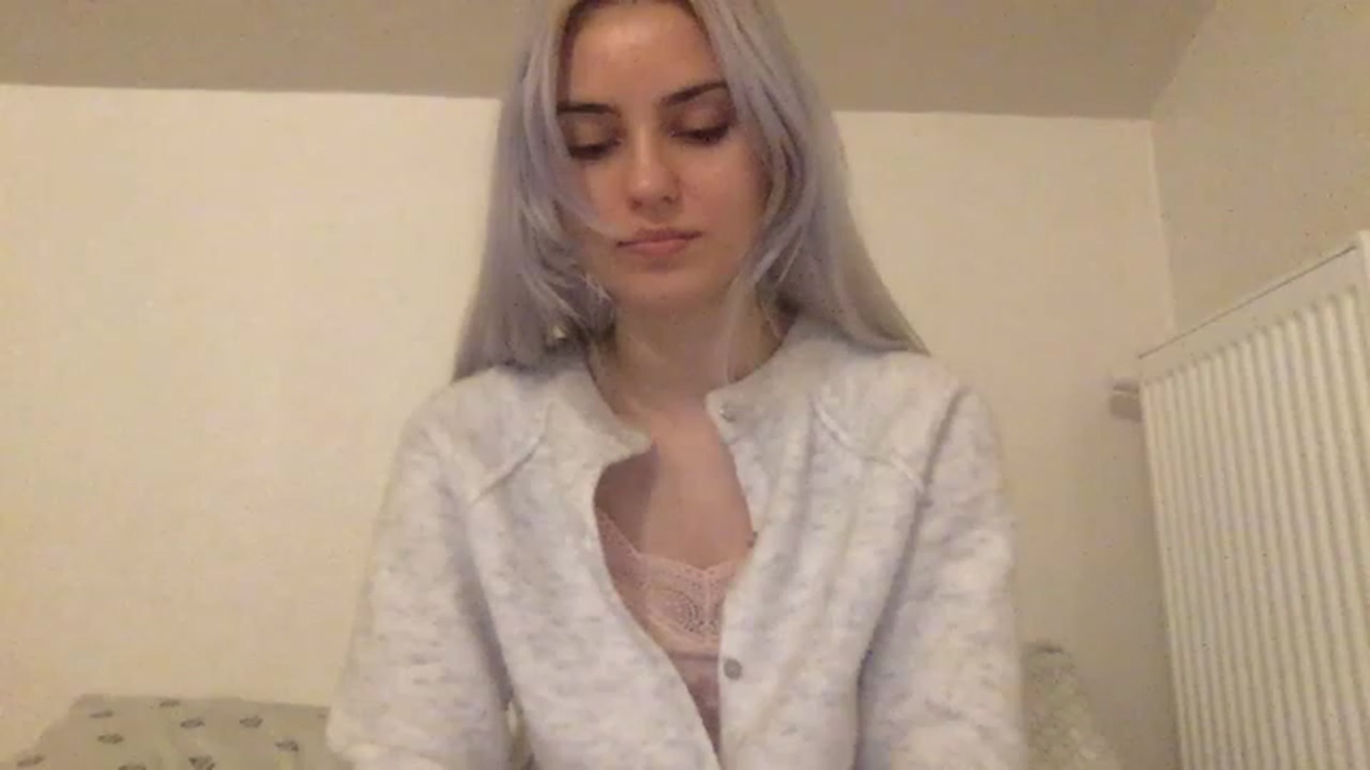 Gallery image thumbnail from LLuckyGirl's myfreecams stream on, 03/06/2023, 03:57 image 14 of 20