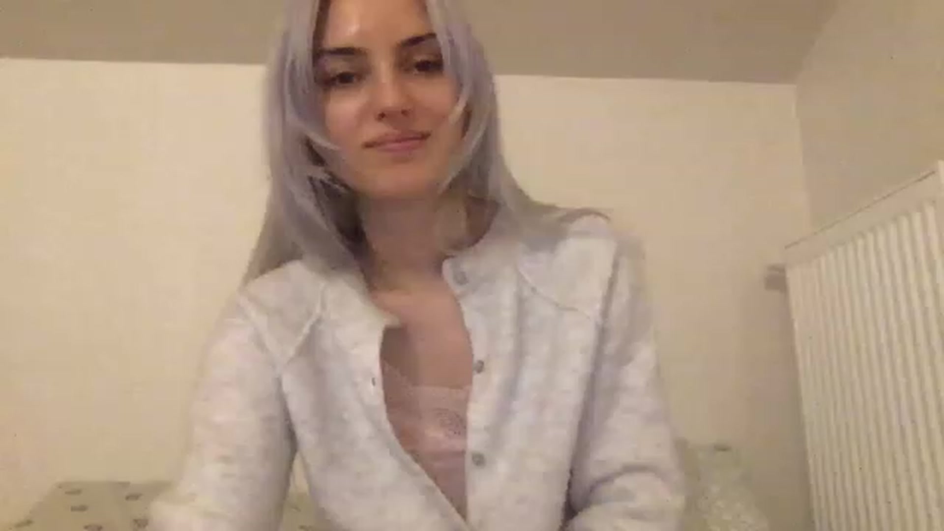 Gallery image thumbnail from LLuckyGirl's myfreecams stream on, 03/06/2023, 03:57 image 7 of 20