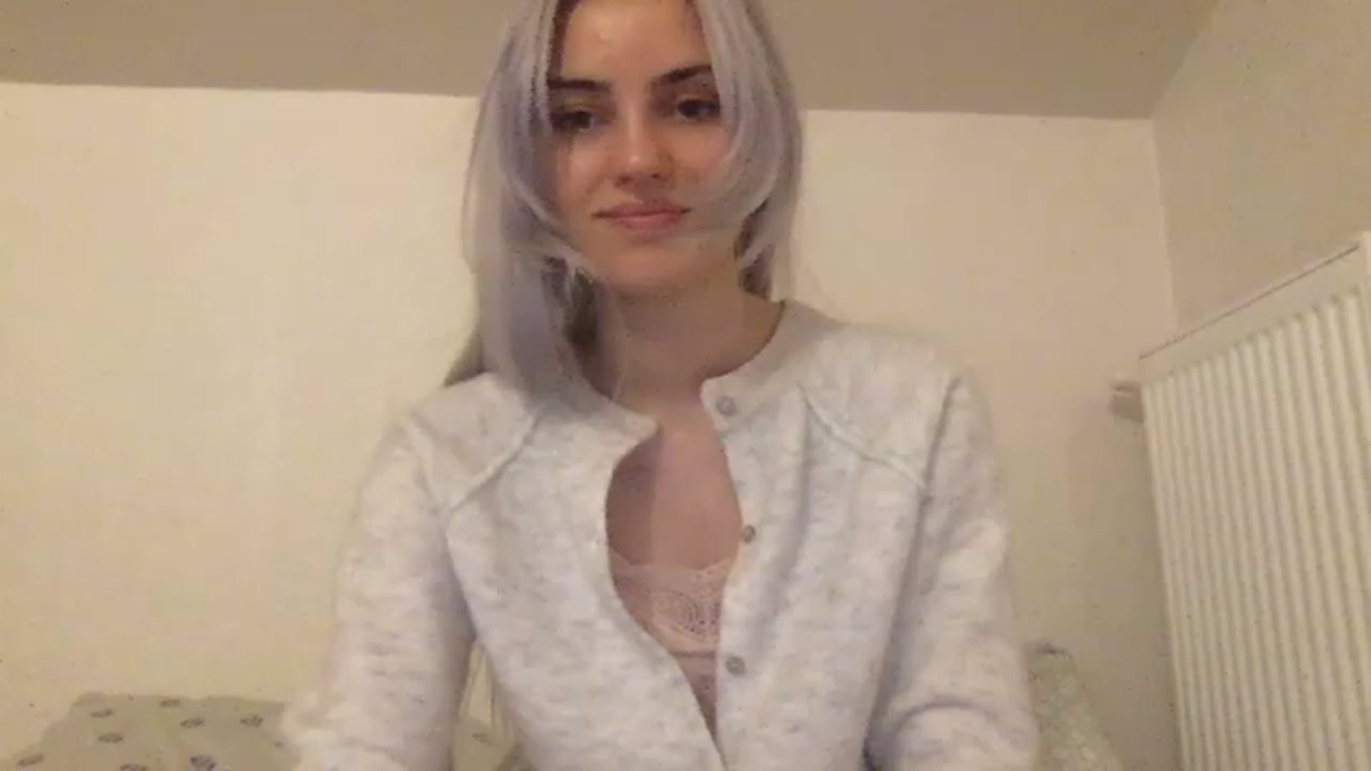 Gallery image thumbnail from LLuckyGirl's myfreecams stream on, 03/06/2023, 03:57 image 10 of 20