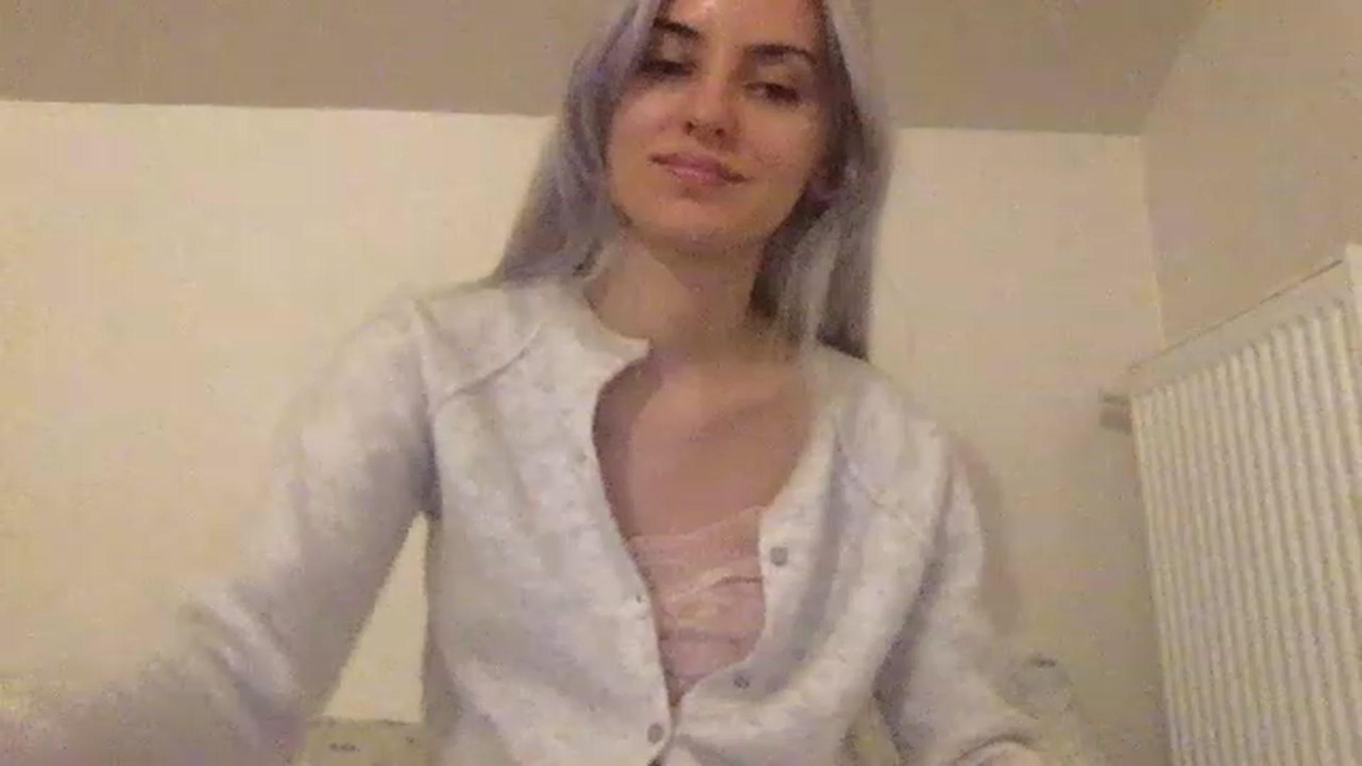 Gallery image thumbnail from LLuckyGirl's myfreecams stream on, 03/06/2023, 03:57 image 17 of 20