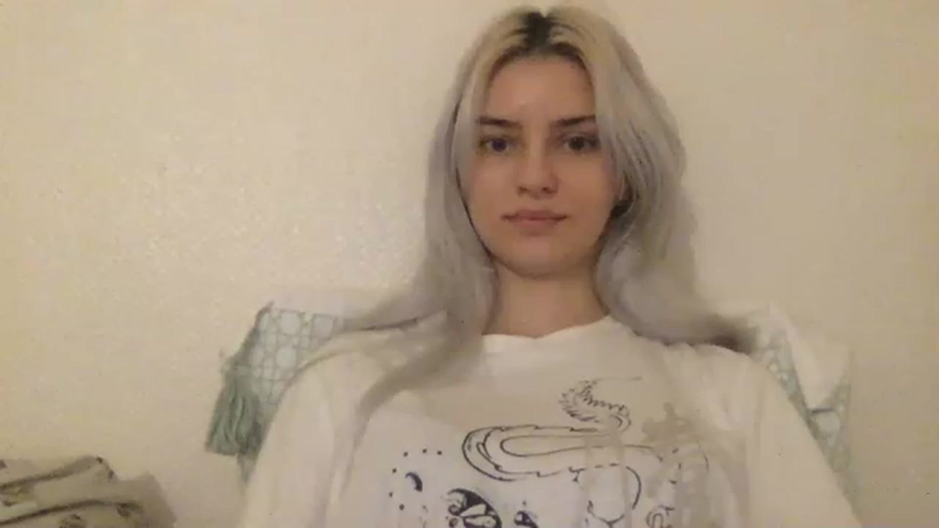 Gallery image thumbnail from LLuckyGirl's myfreecams stream on, 03/30/2023, 01:00 image 19 of 20