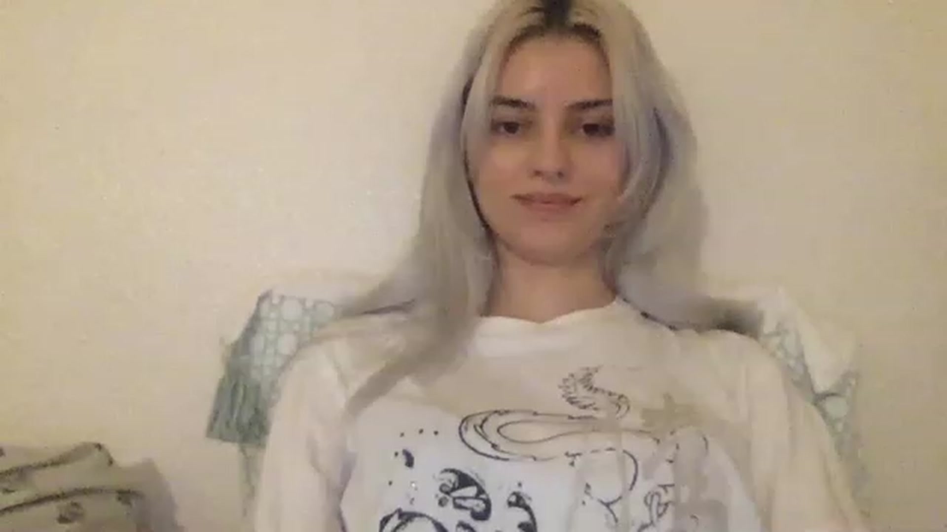 Gallery image thumbnail from LLuckyGirl's myfreecams stream on, 03/30/2023, 01:00 image 18 of 20