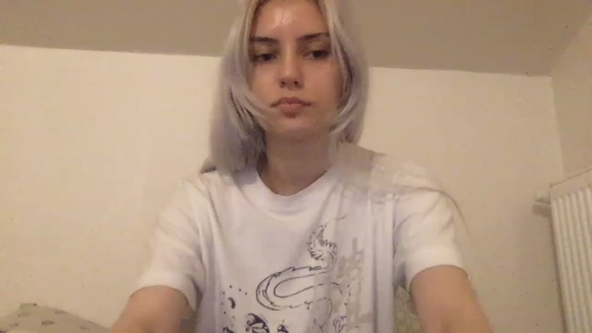 Gallery image thumbnail from LLuckyGirl's myfreecams stream on, 03/31/2023, 23:56 image 4 of 20