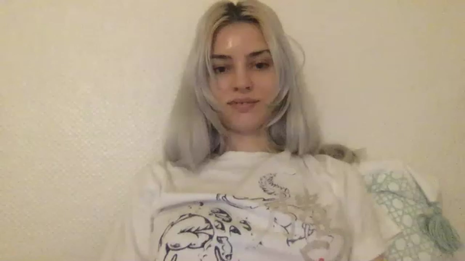 Gallery image thumbnail from LLuckyGirl's myfreecams stream on, 03/31/2023, 23:56 image 10 of 20
