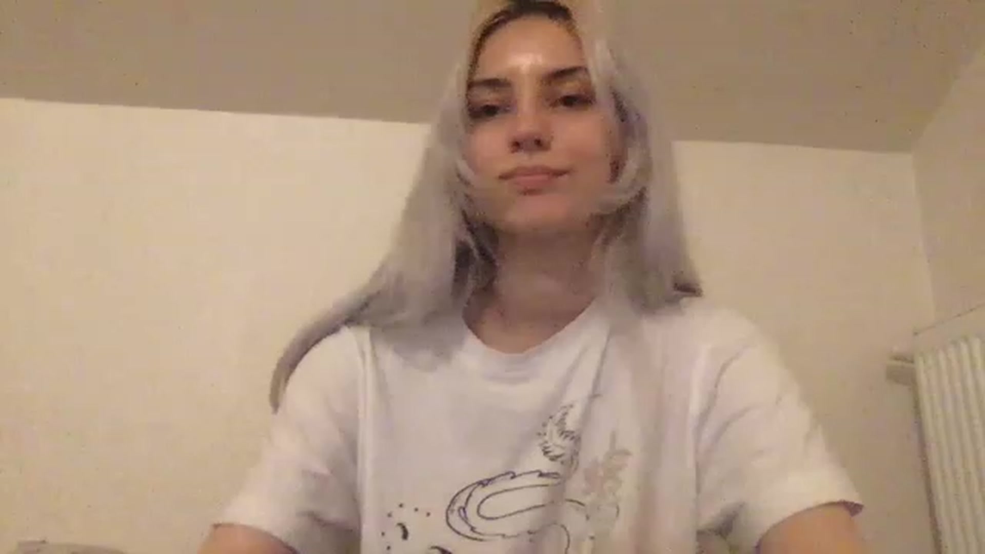 Gallery image thumbnail from LLuckyGirl's myfreecams stream on, 03/31/2023, 23:56 image 5 of 20