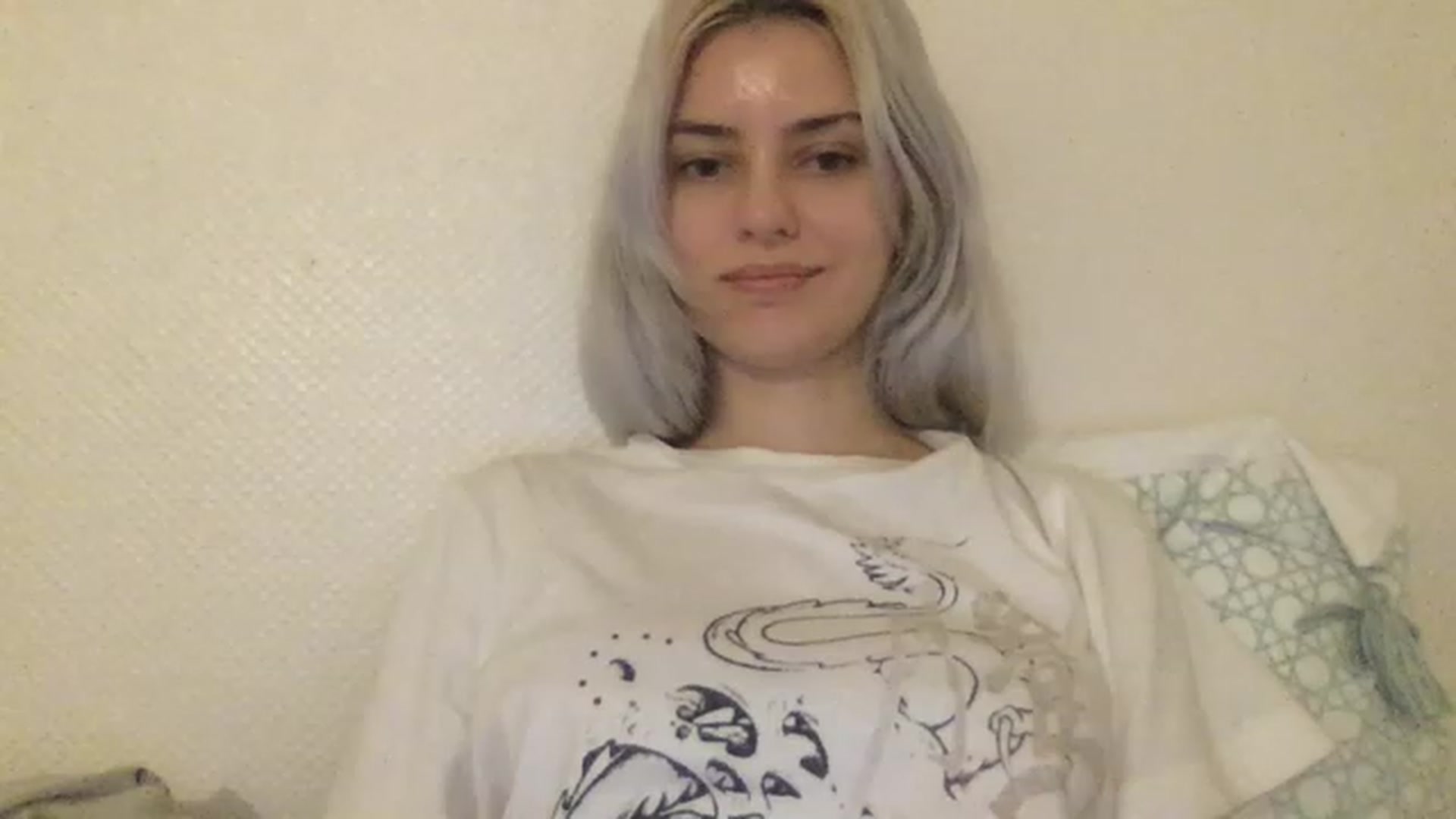 Gallery image thumbnail from LLuckyGirl's myfreecams stream on, 04/01/2023, 24:59 image 3 of 20