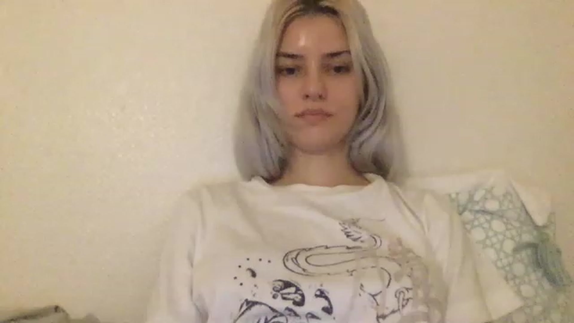 Gallery image thumbnail from LLuckyGirl's myfreecams stream on, 04/01/2023, 24:59 image 8 of 20