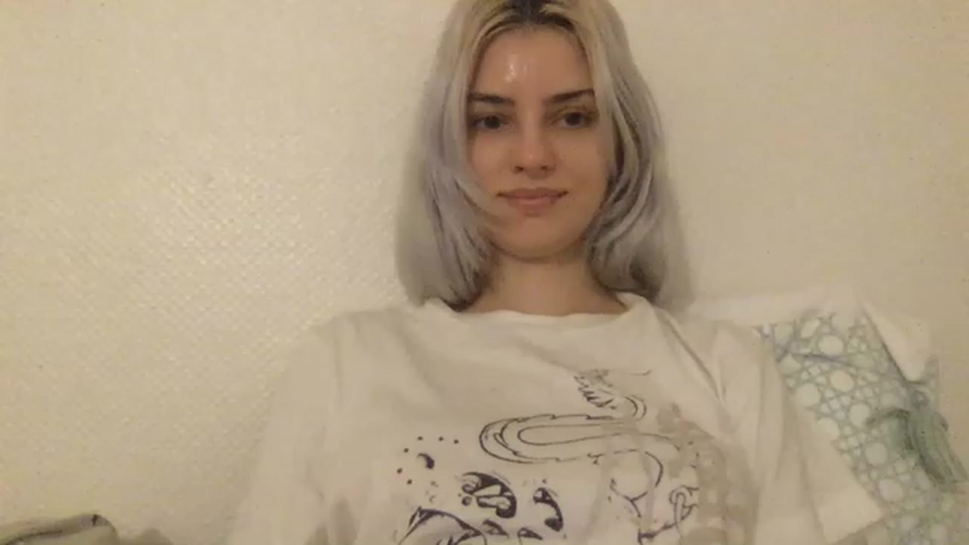 Gallery image thumbnail from LLuckyGirl's myfreecams stream on, 04/01/2023, 24:59 image 13 of 20