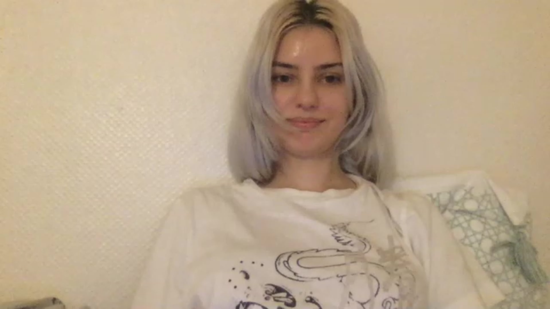 Gallery image thumbnail from LLuckyGirl's myfreecams stream on, 04/01/2023, 24:59 image 18 of 20
