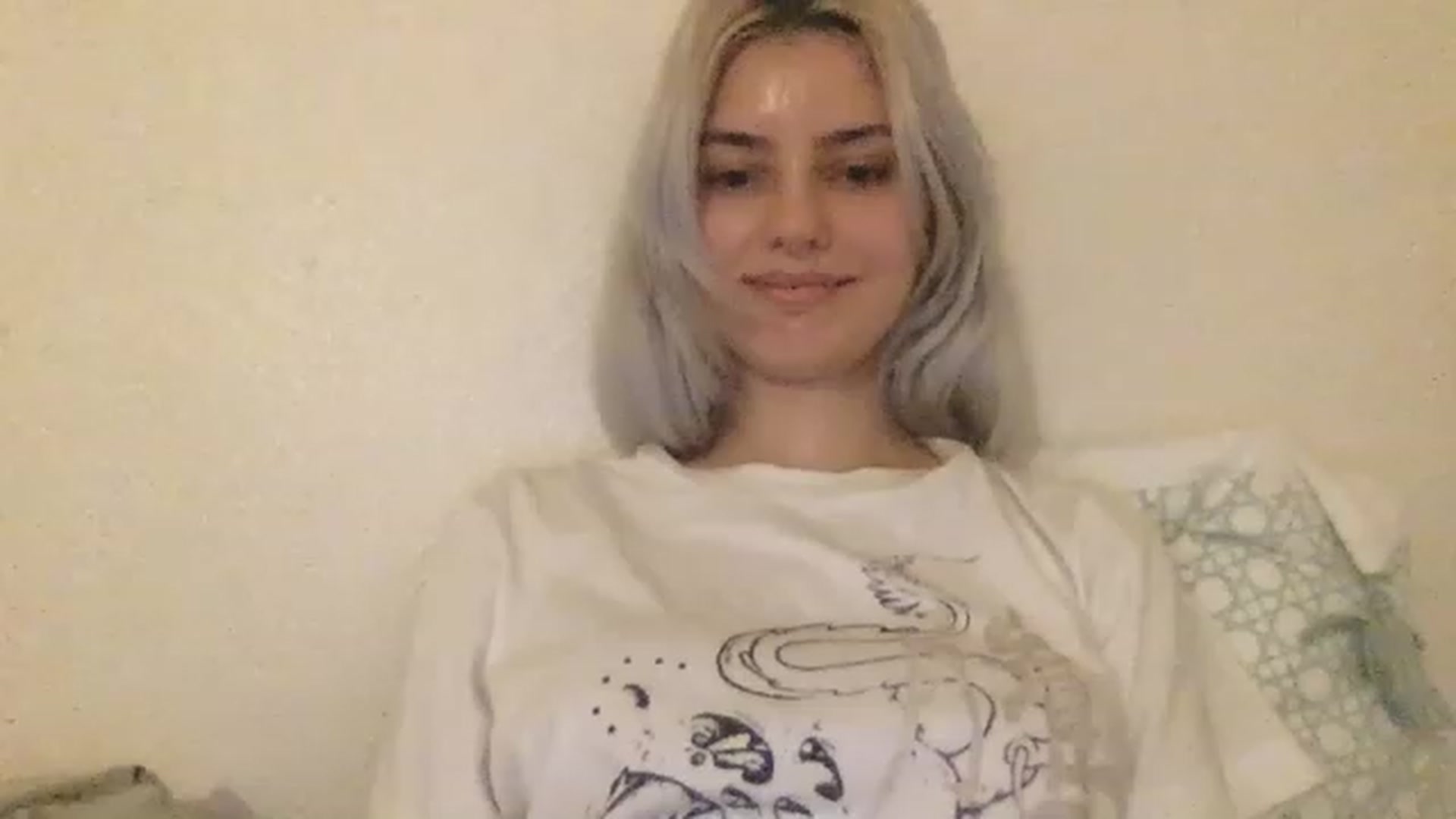 Gallery image thumbnail from LLuckyGirl's myfreecams stream on, 04/01/2023, 24:59 image 14 of 20